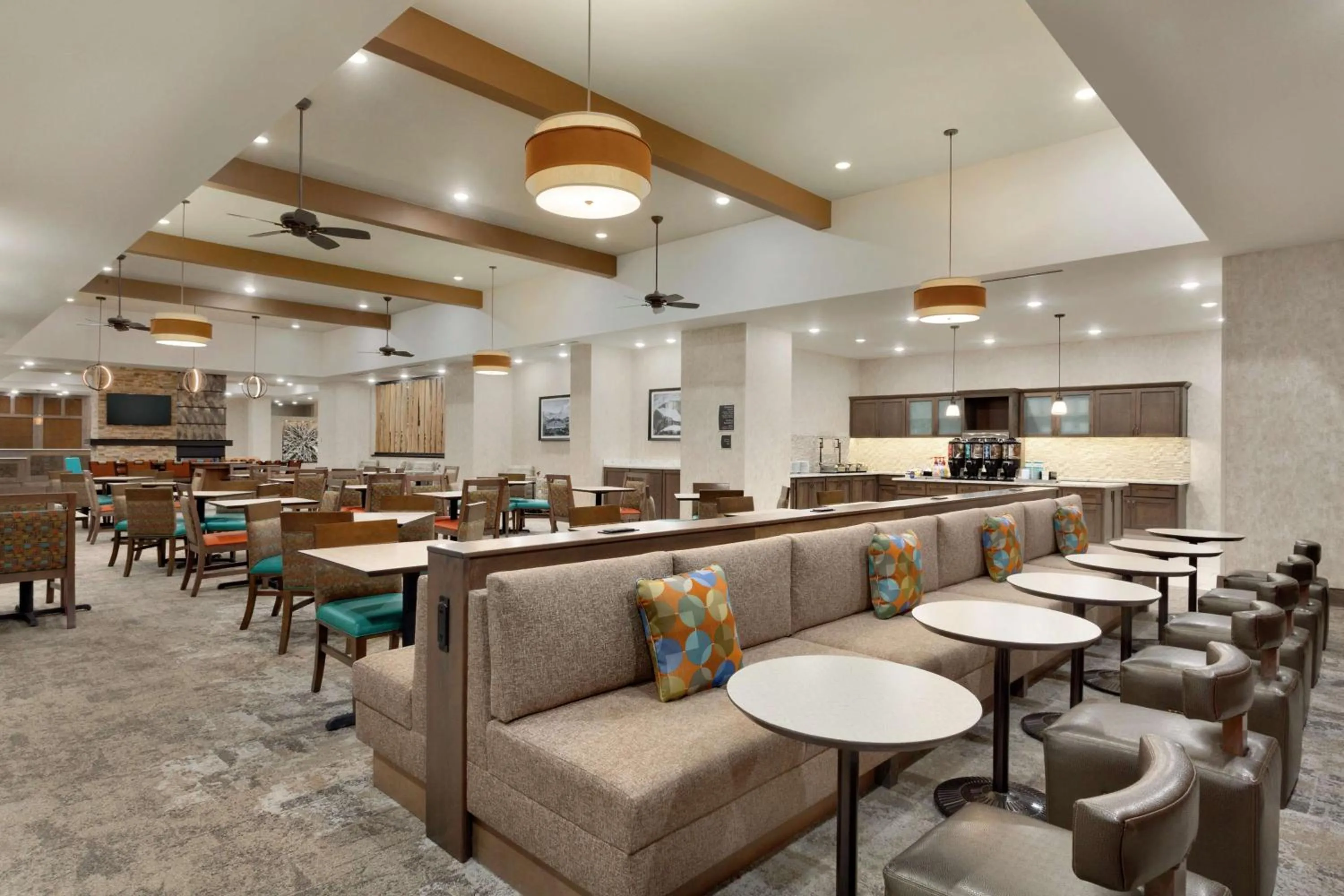 Communal lounge/ TV room in Homewood Suites by Hilton Moab