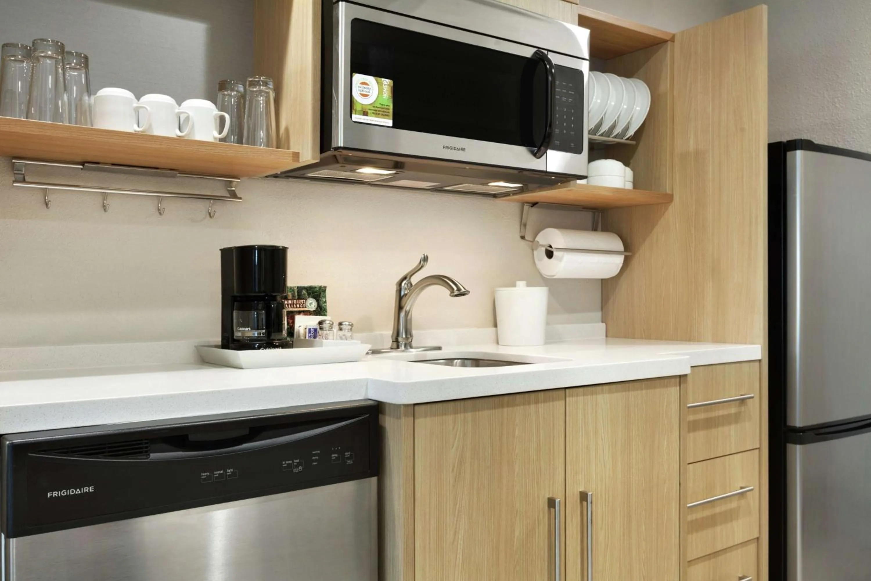 Kitchen or kitchenette in Home2 Suites by Hilton West Monroe