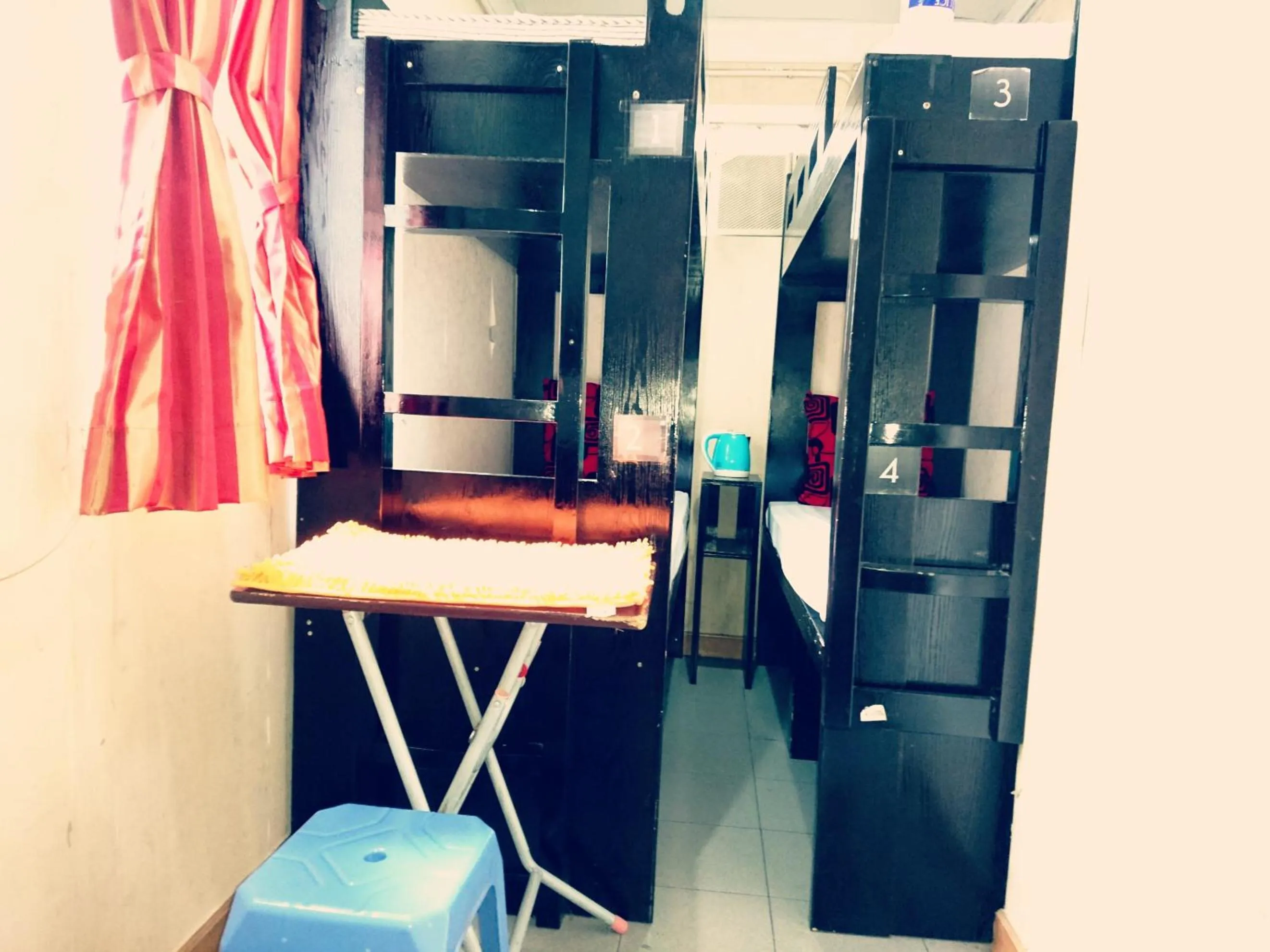 bunk bed in Castle Inn