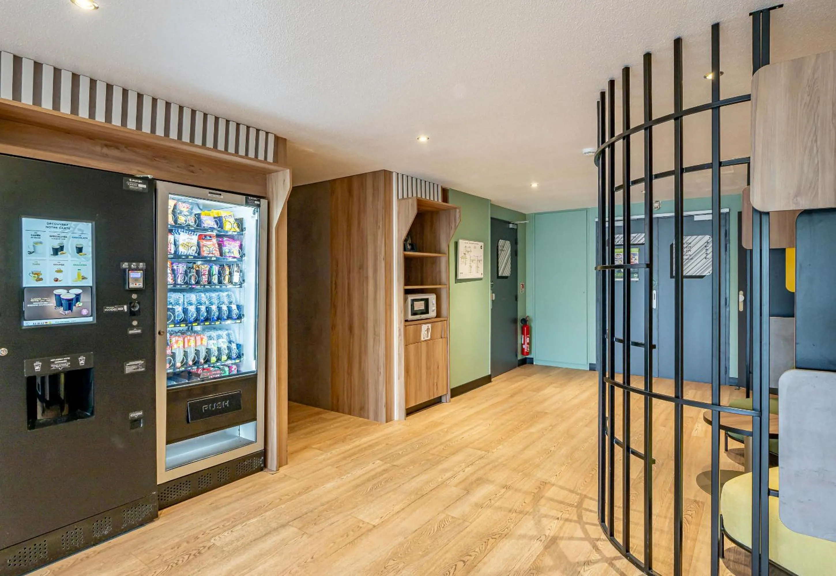 vending machine in B&B HOTEL Bordeaux Mérignac Aéroport