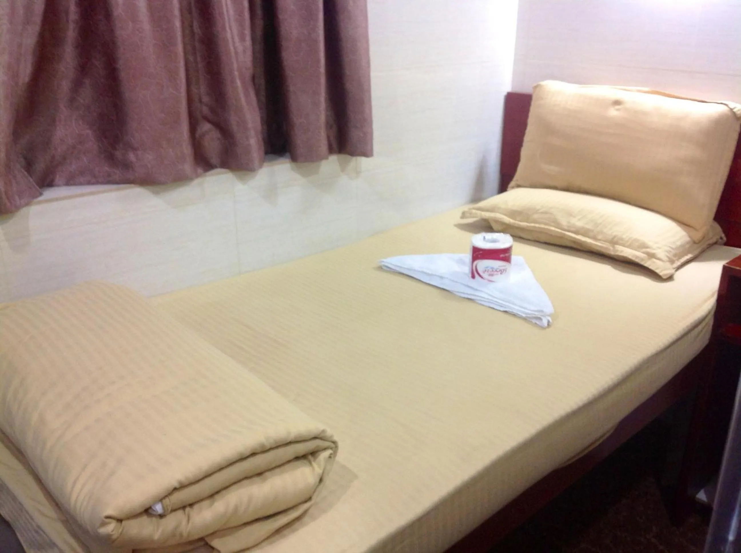 Bed in New Yan Yan Guest House reception 9th floor Flat E4 E6