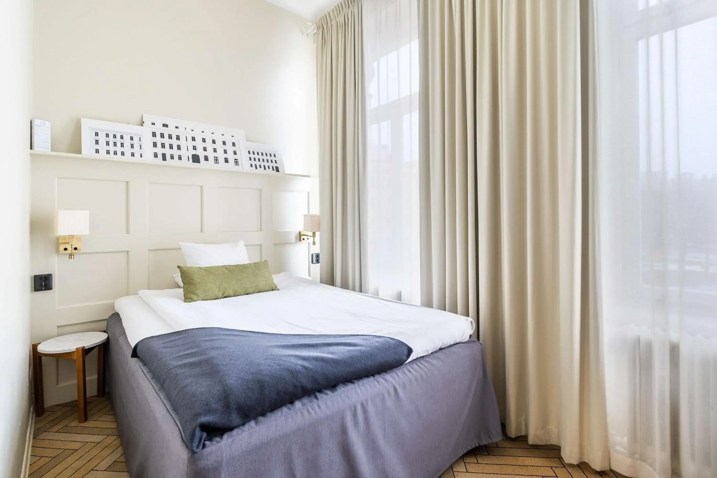 Economy Queen Room in Best Western Hotel Baltic Economy Queen Room in Best Western Hotel Baltic