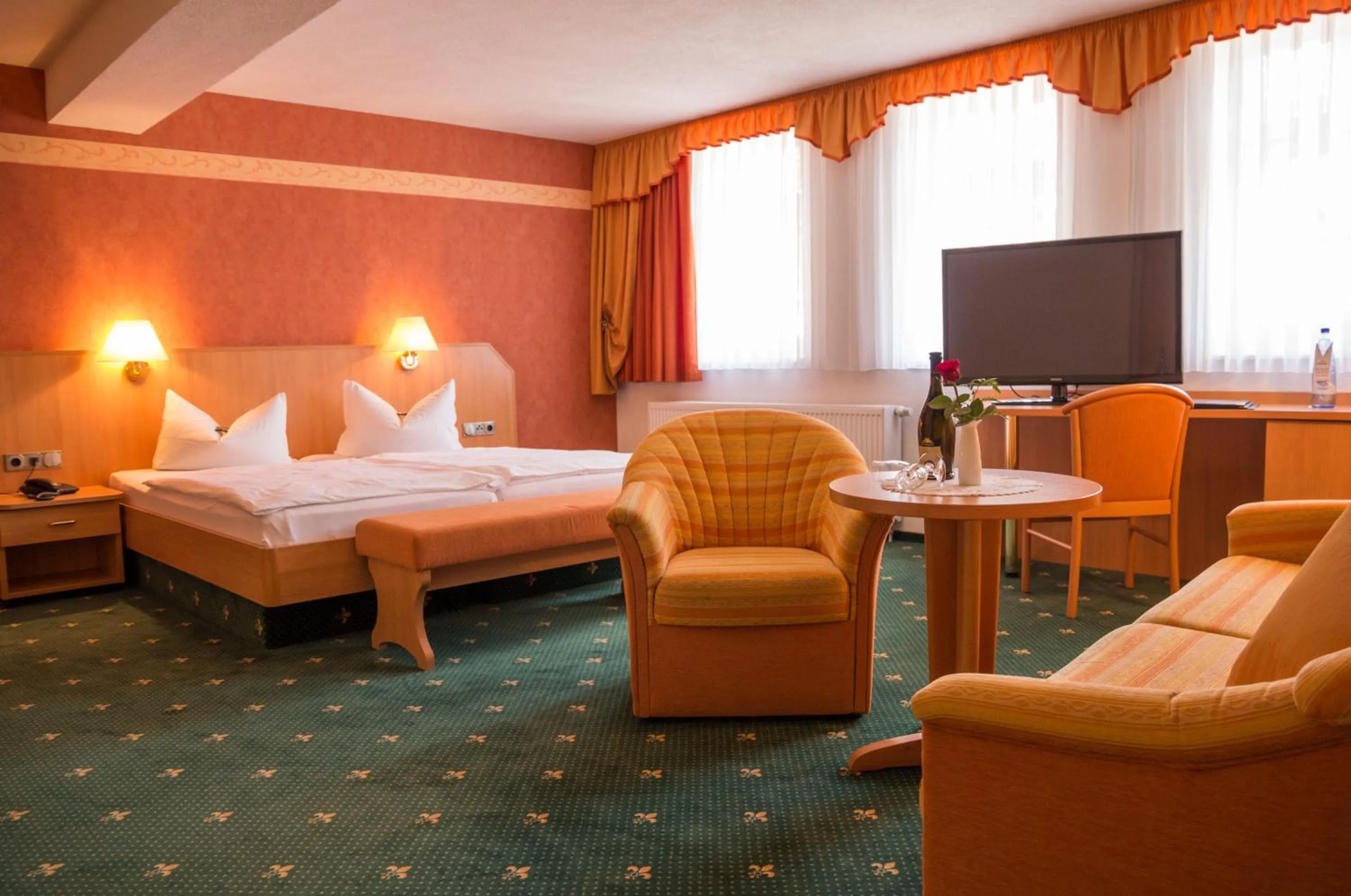 Photo of the whole room, Bed in Stolberger Hof