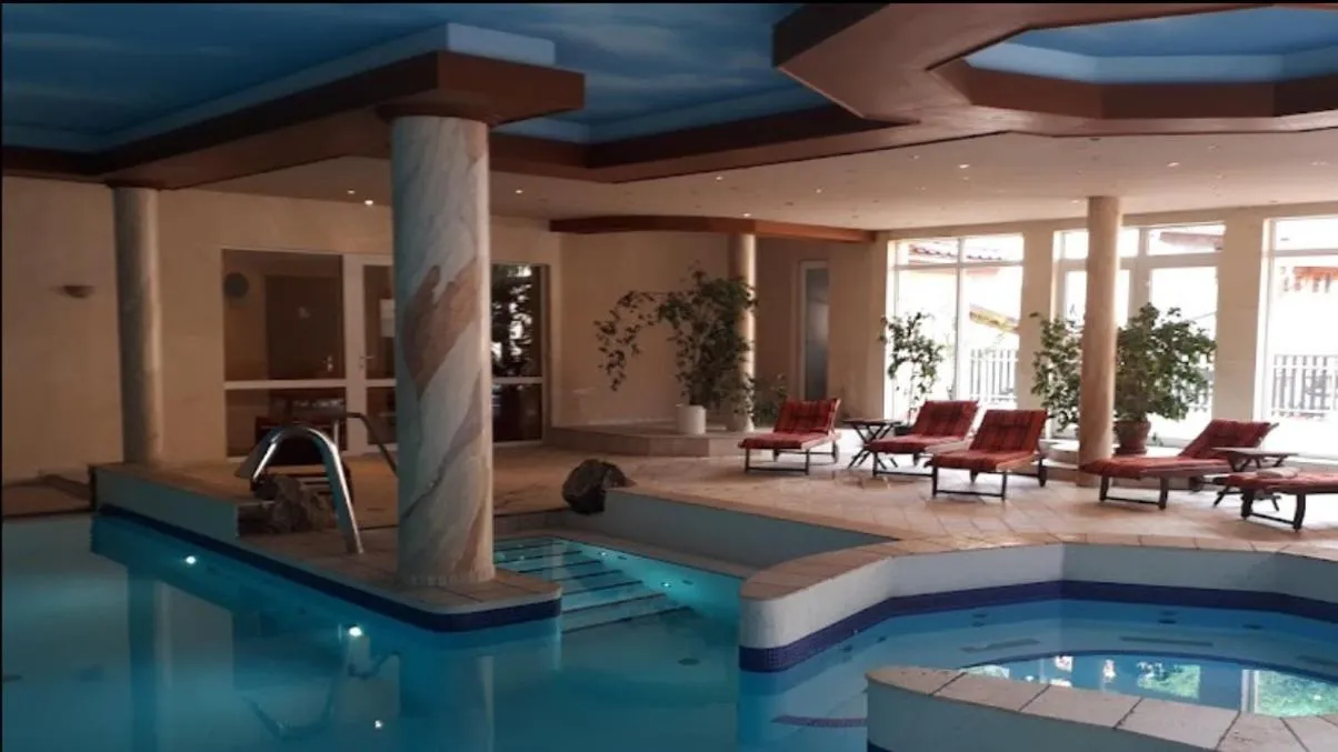 Pool view in Stolberger Hof