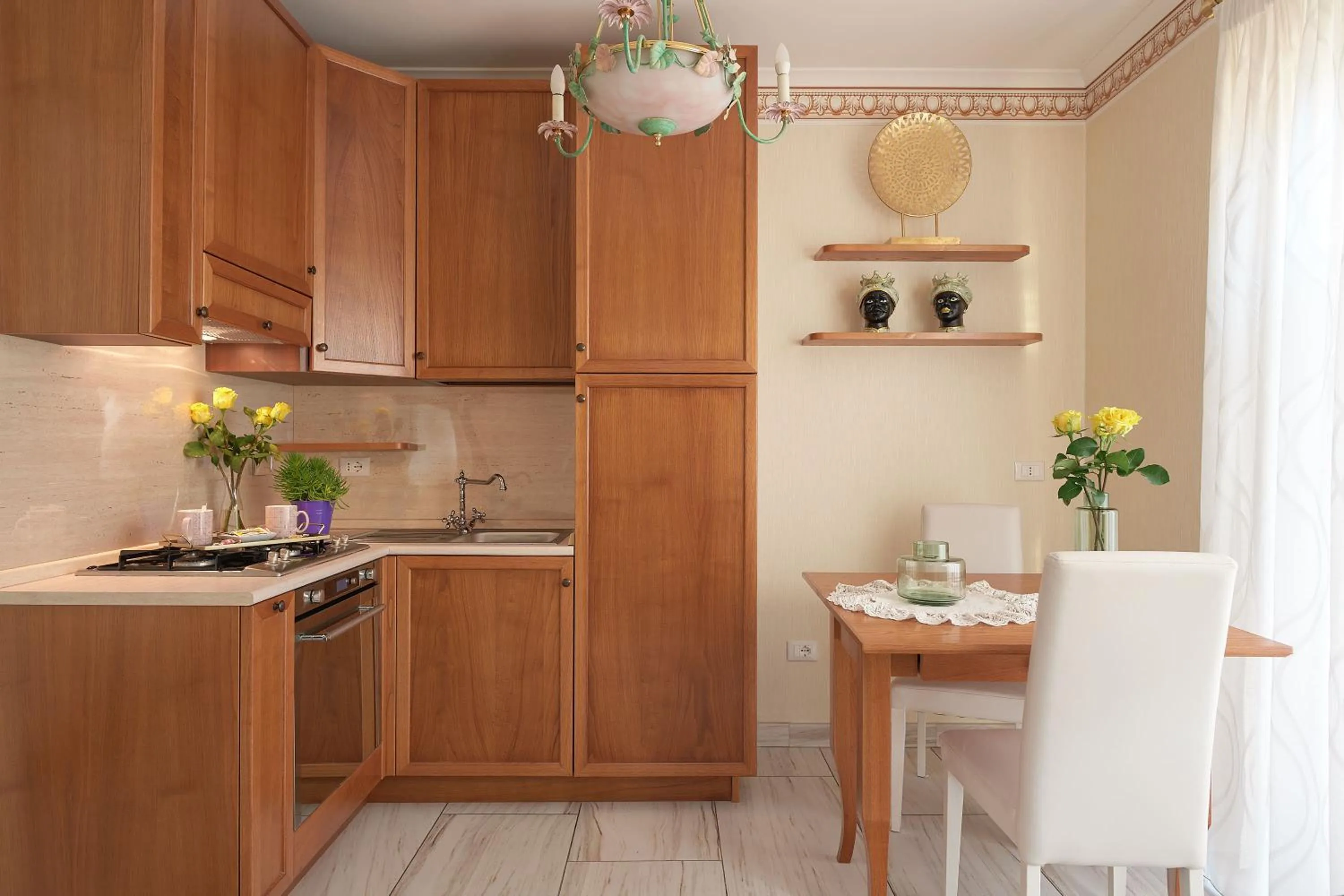 Kitchen or kitchenette in Rome Airport Inn