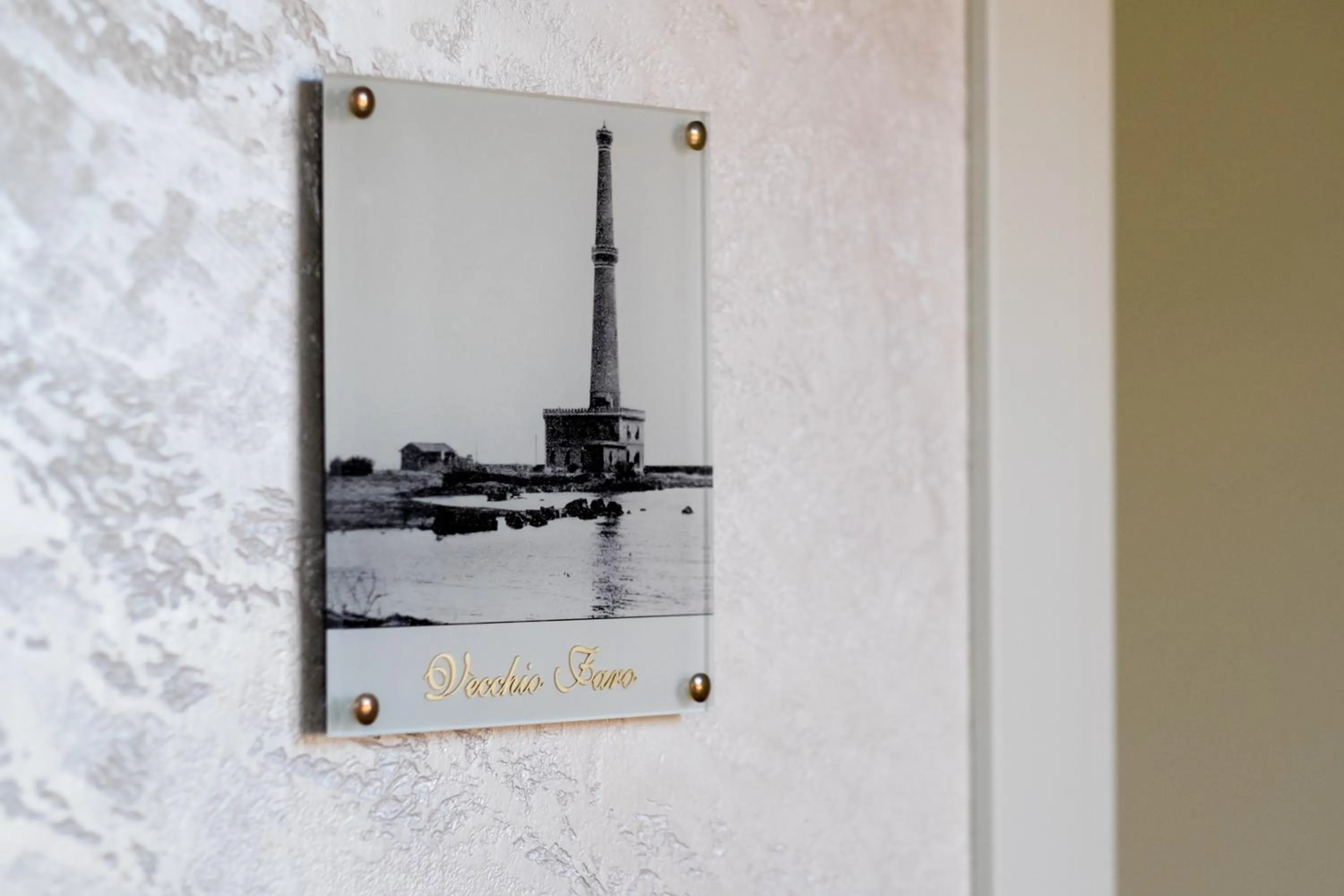 Decorative detail in Rome Airport Inn