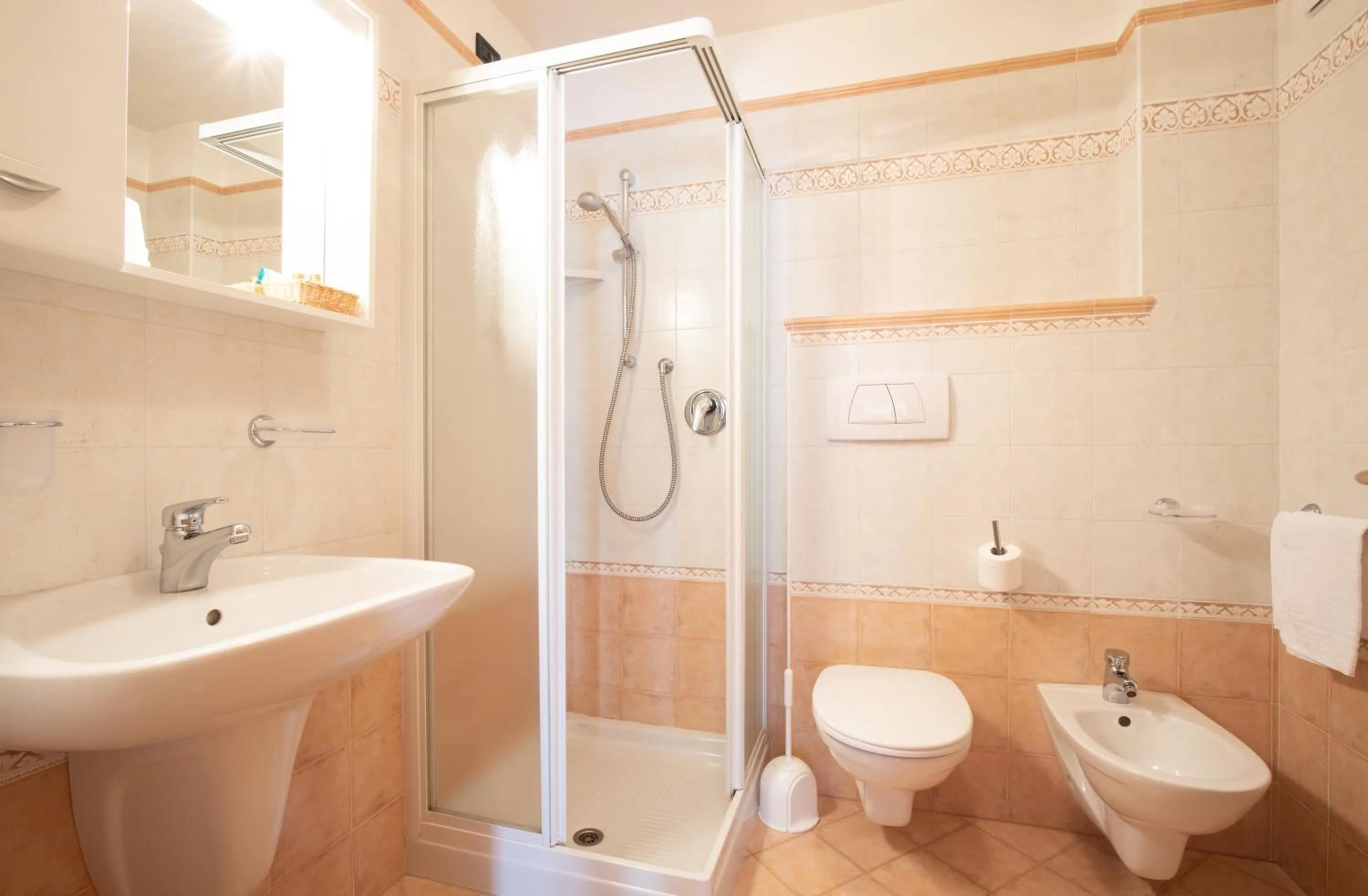 Bathroom in Hotel Siror