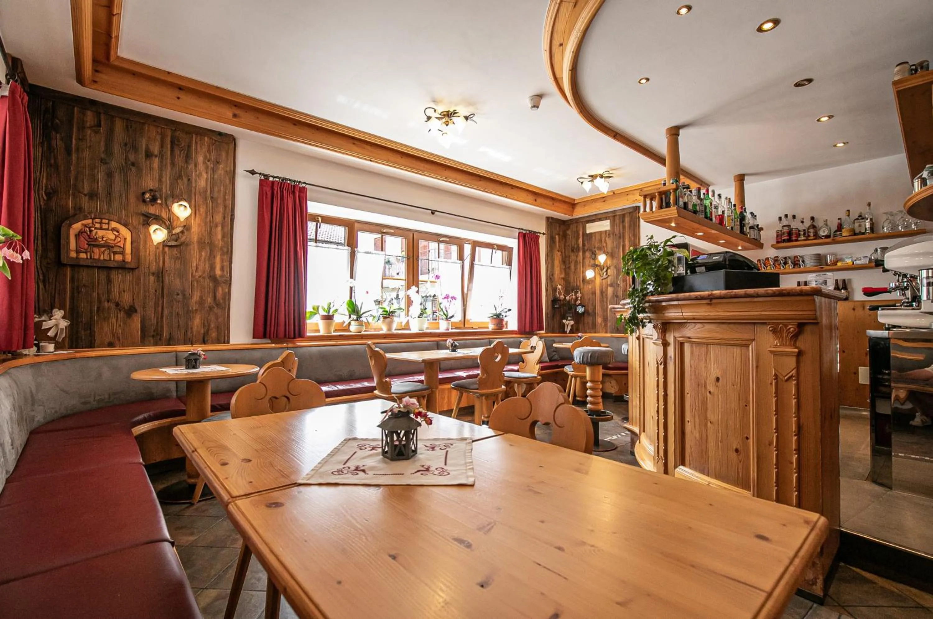 Lounge or bar in Hotel Siror