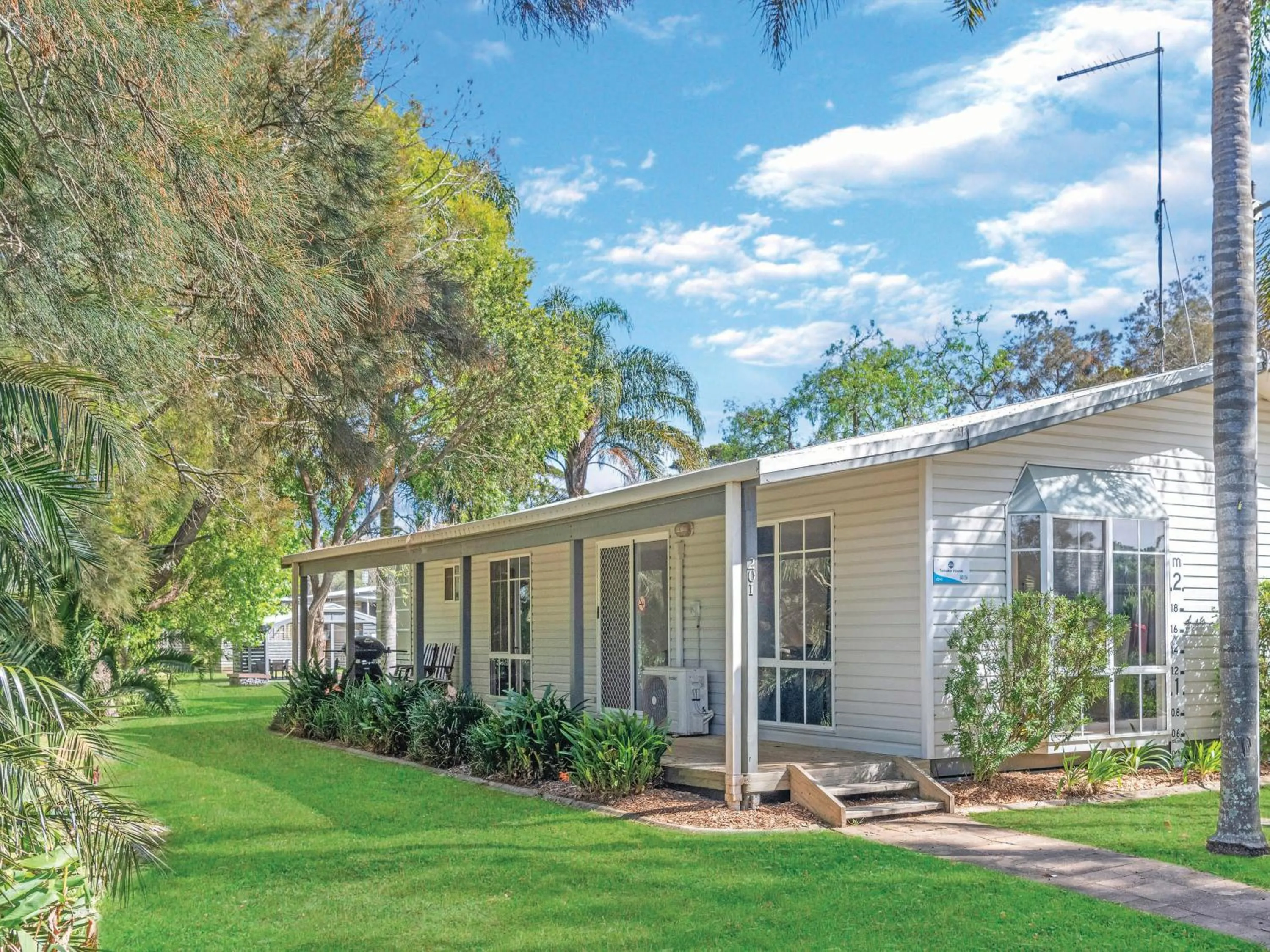 Three-Bedroom House in Barlings Beach Holiday Park