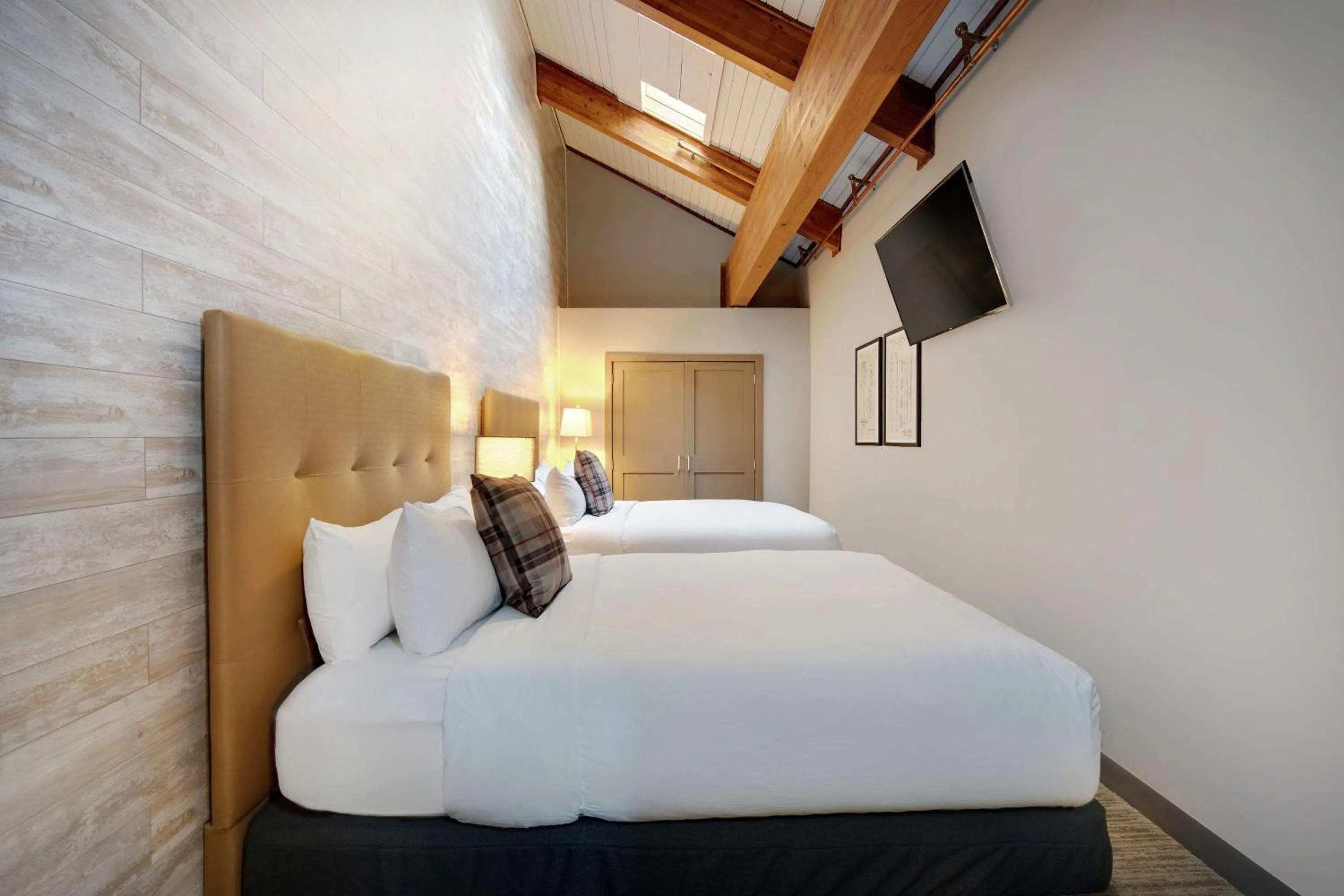 Bedroom, Bed in Highline Vail - a DoubleTree by Hilton