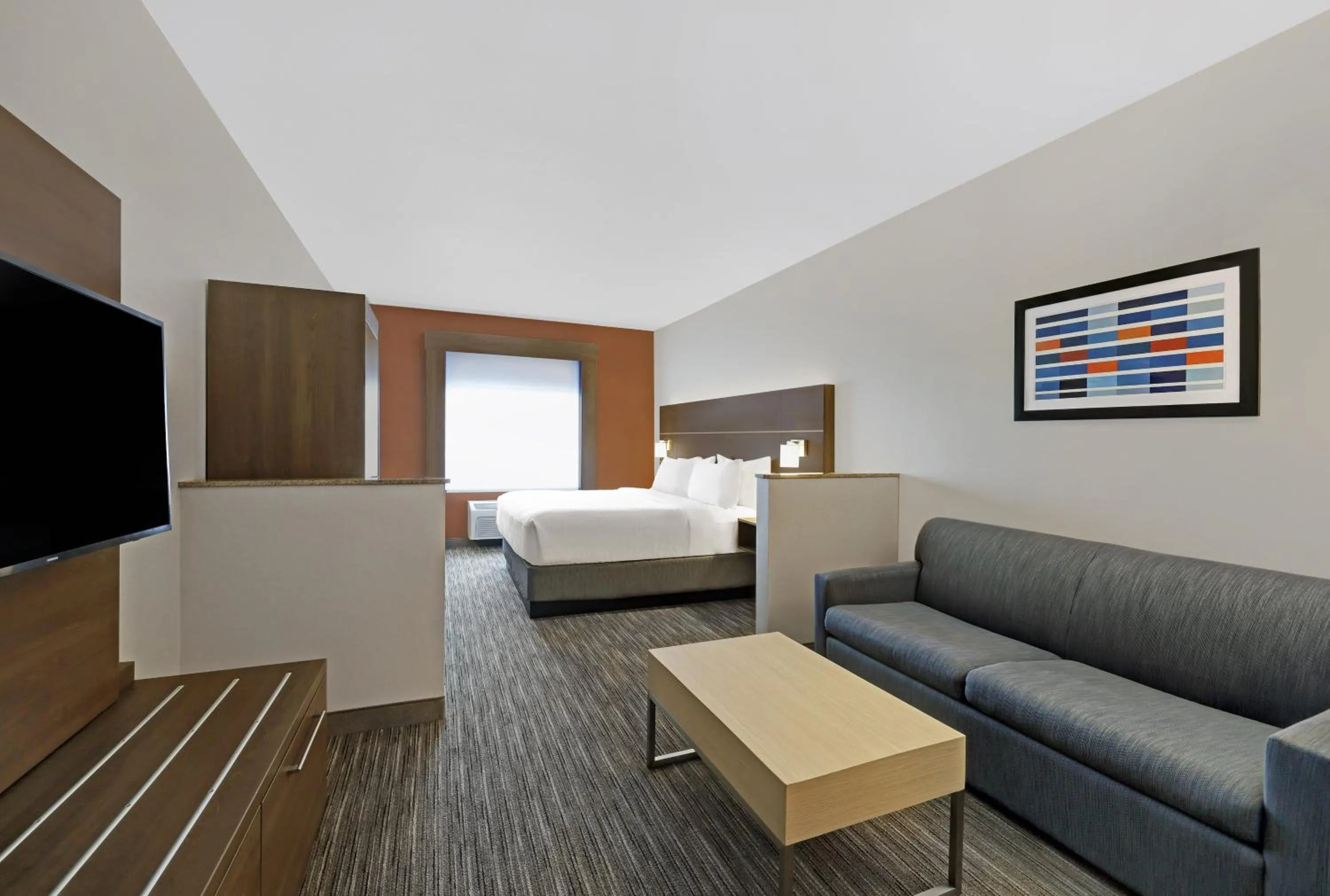 Bedroom, Bed in Holiday Inn Express Newport by IHG