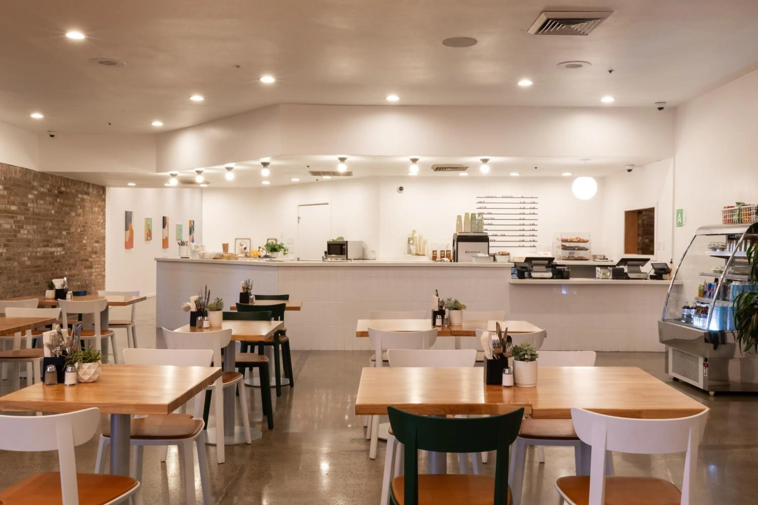 Restaurant/places to eat in Hotel Burbank