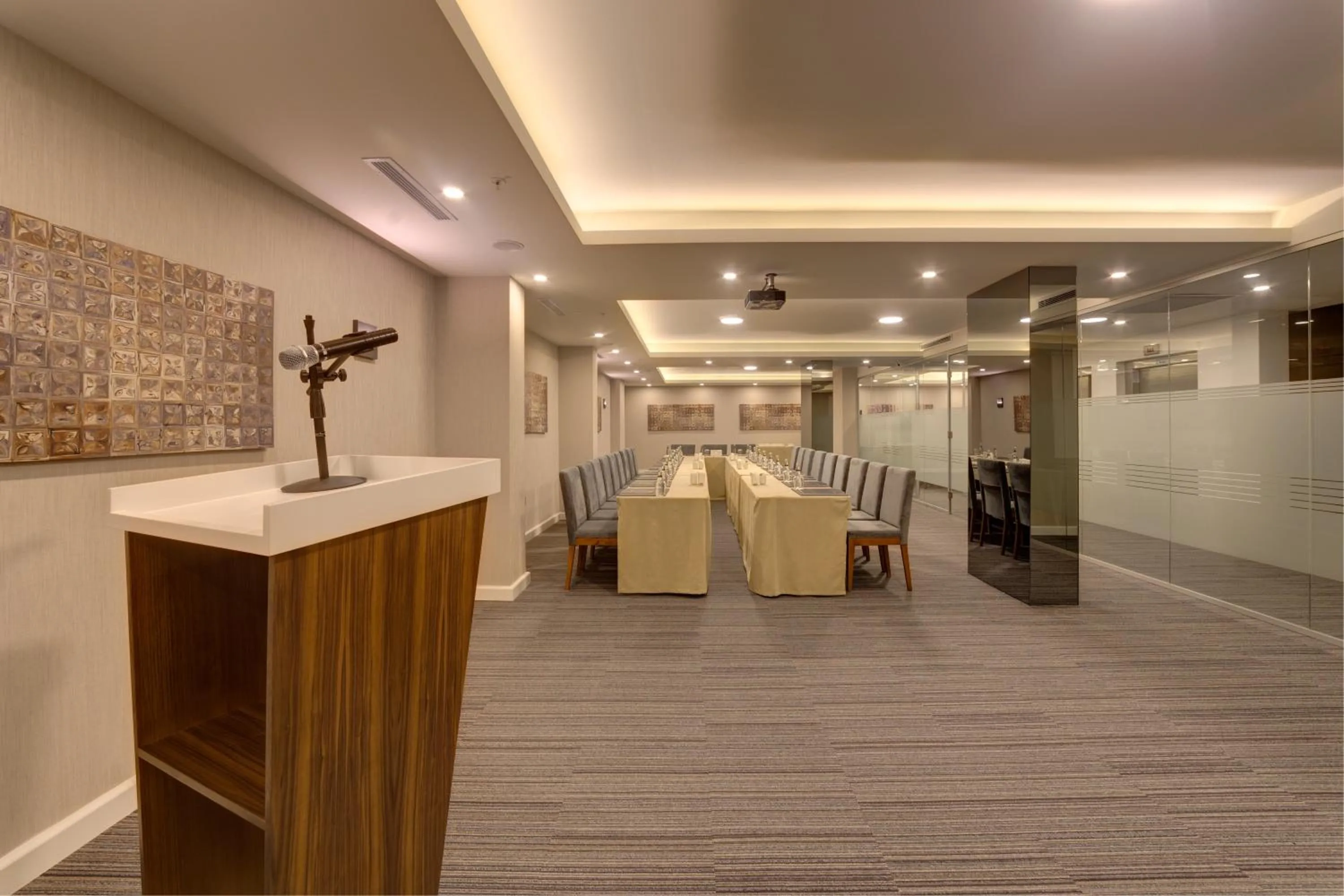 Food and drinks in The Menord Hotel