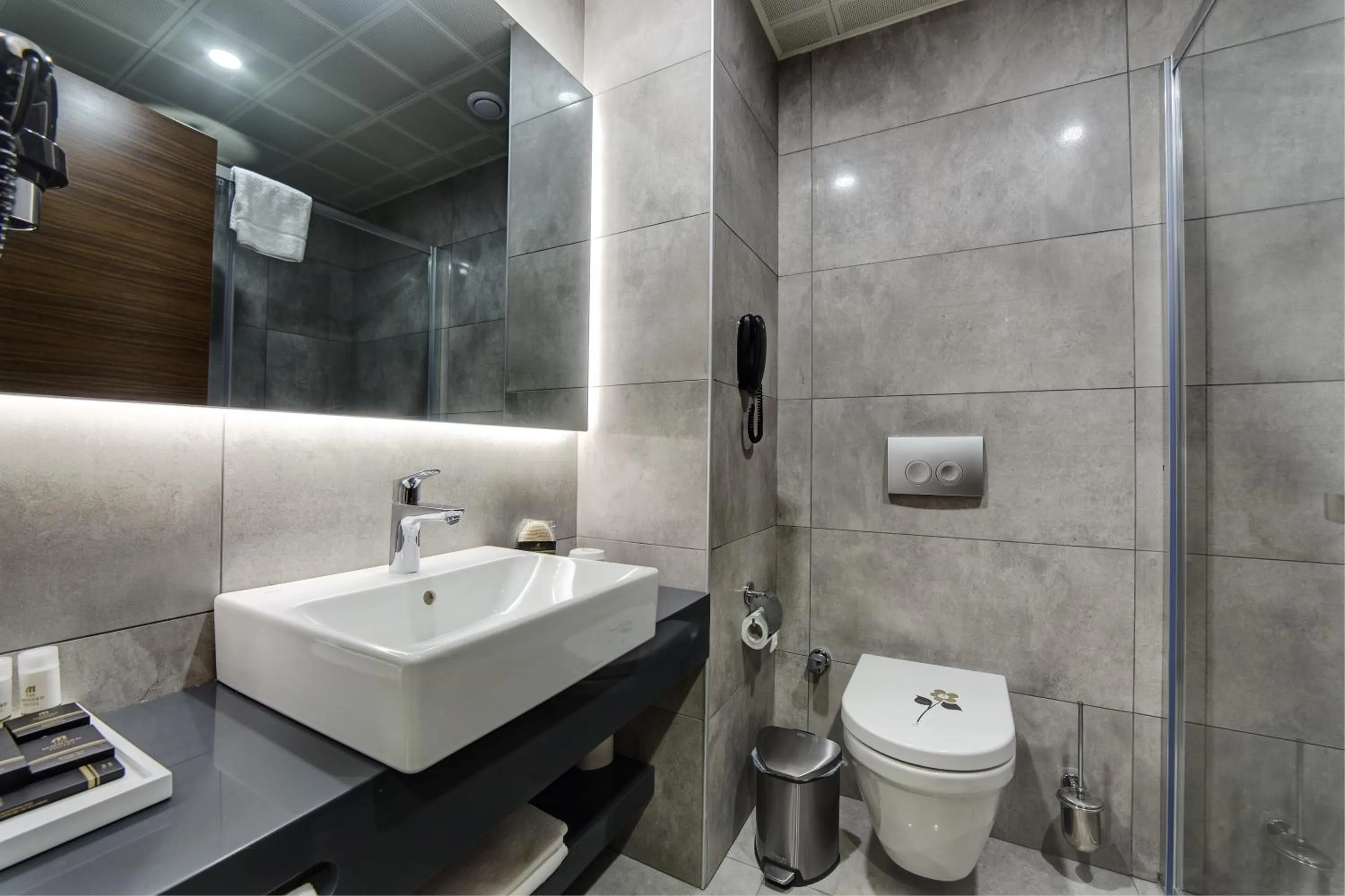 Bathroom in The Menord Hotel