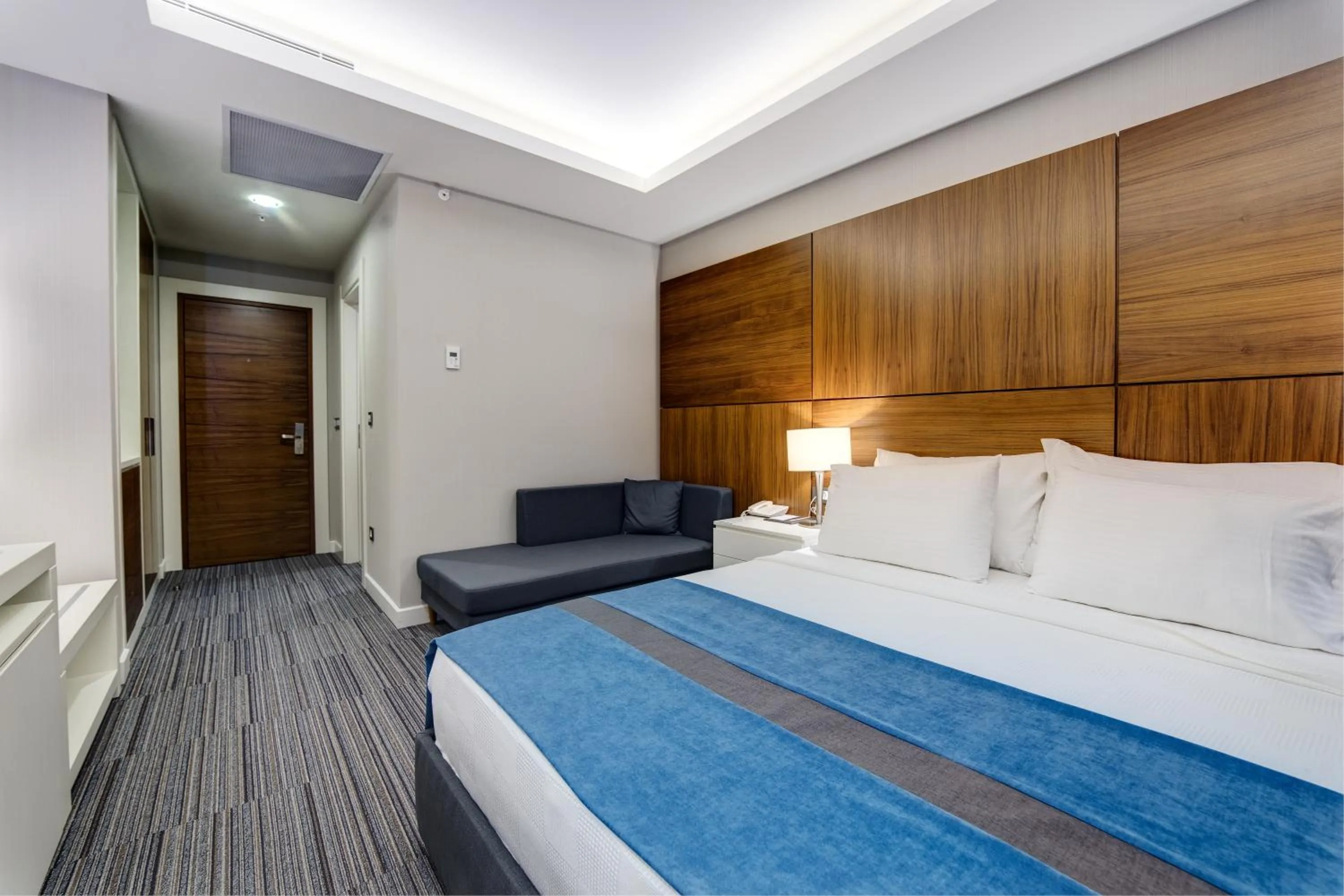 Photo of the whole room, Bed in The Menord Hotel