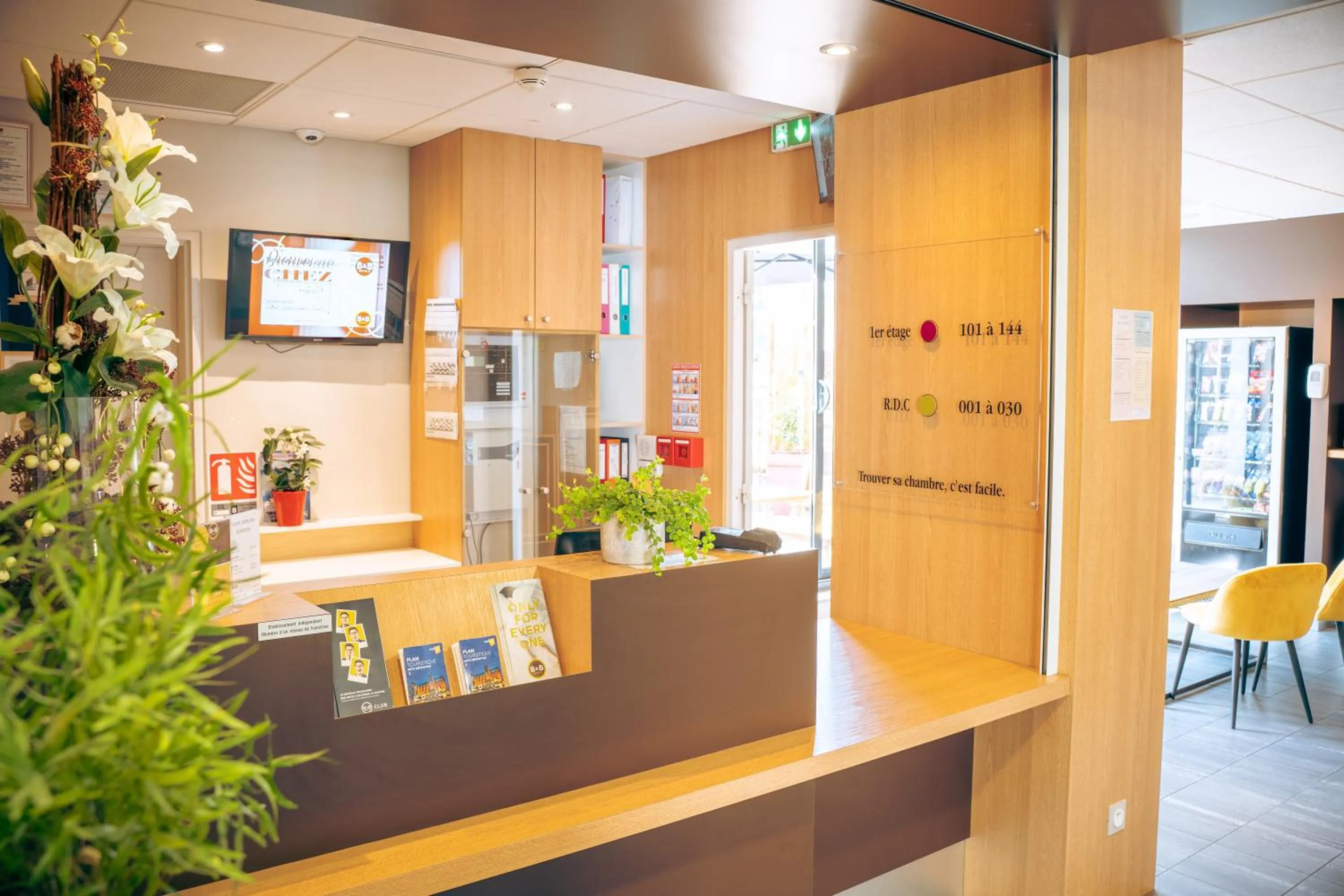 Lobby or reception in B&B HOTEL Metz Est Technopole Pôle Santé