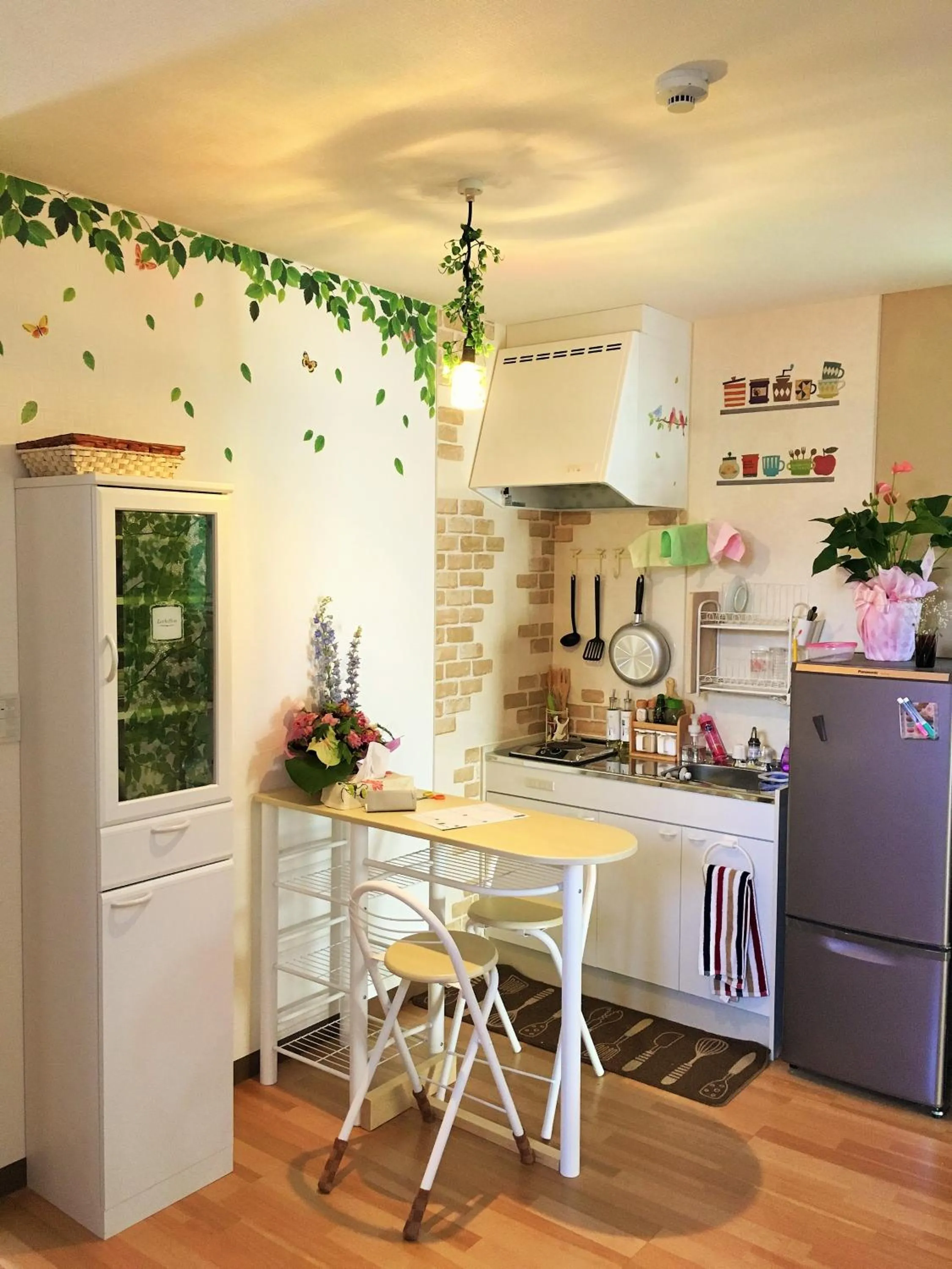 Communal kitchen in ホステル富士山 結