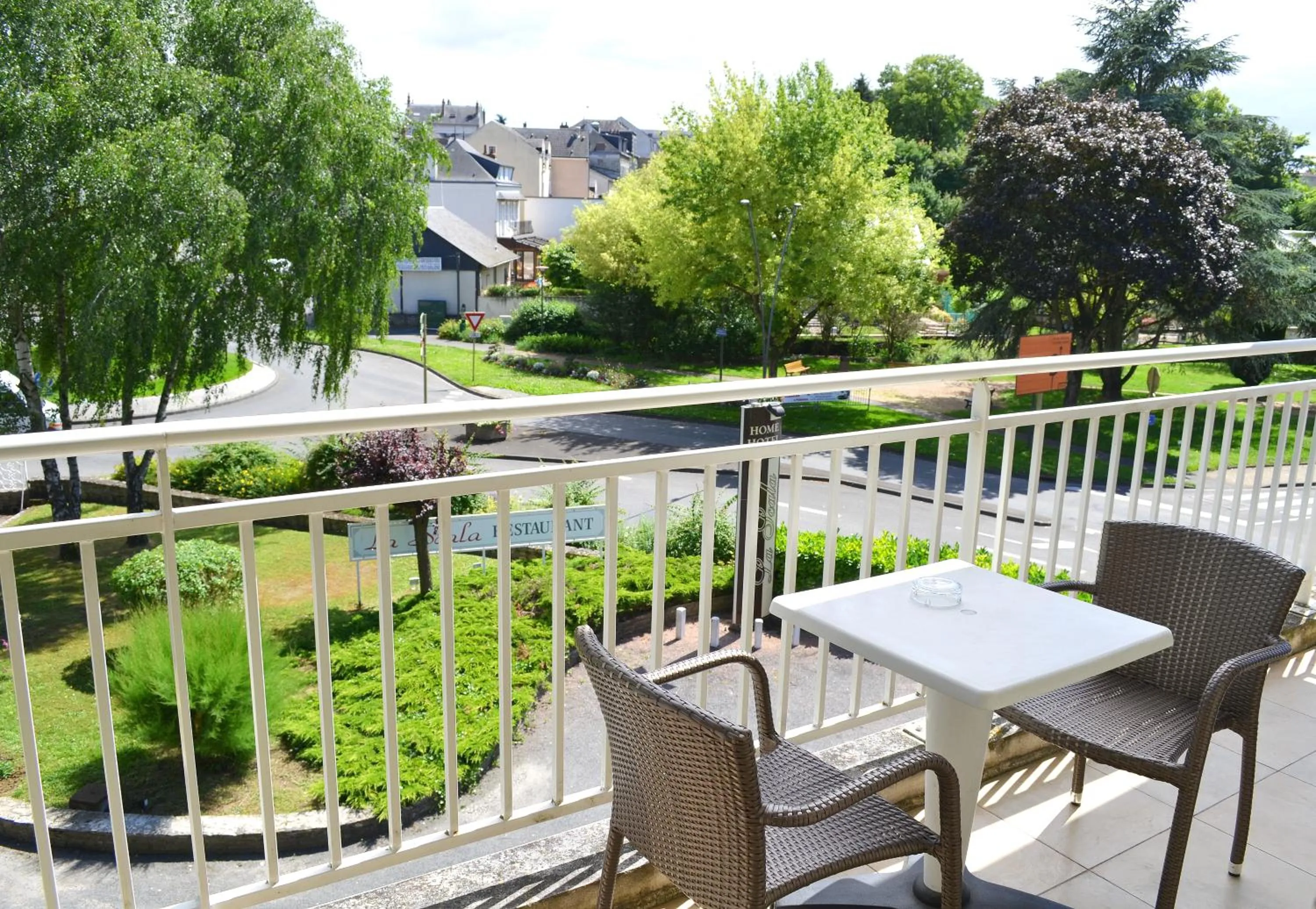 Balcony/Terrace in Hôtel la Scala