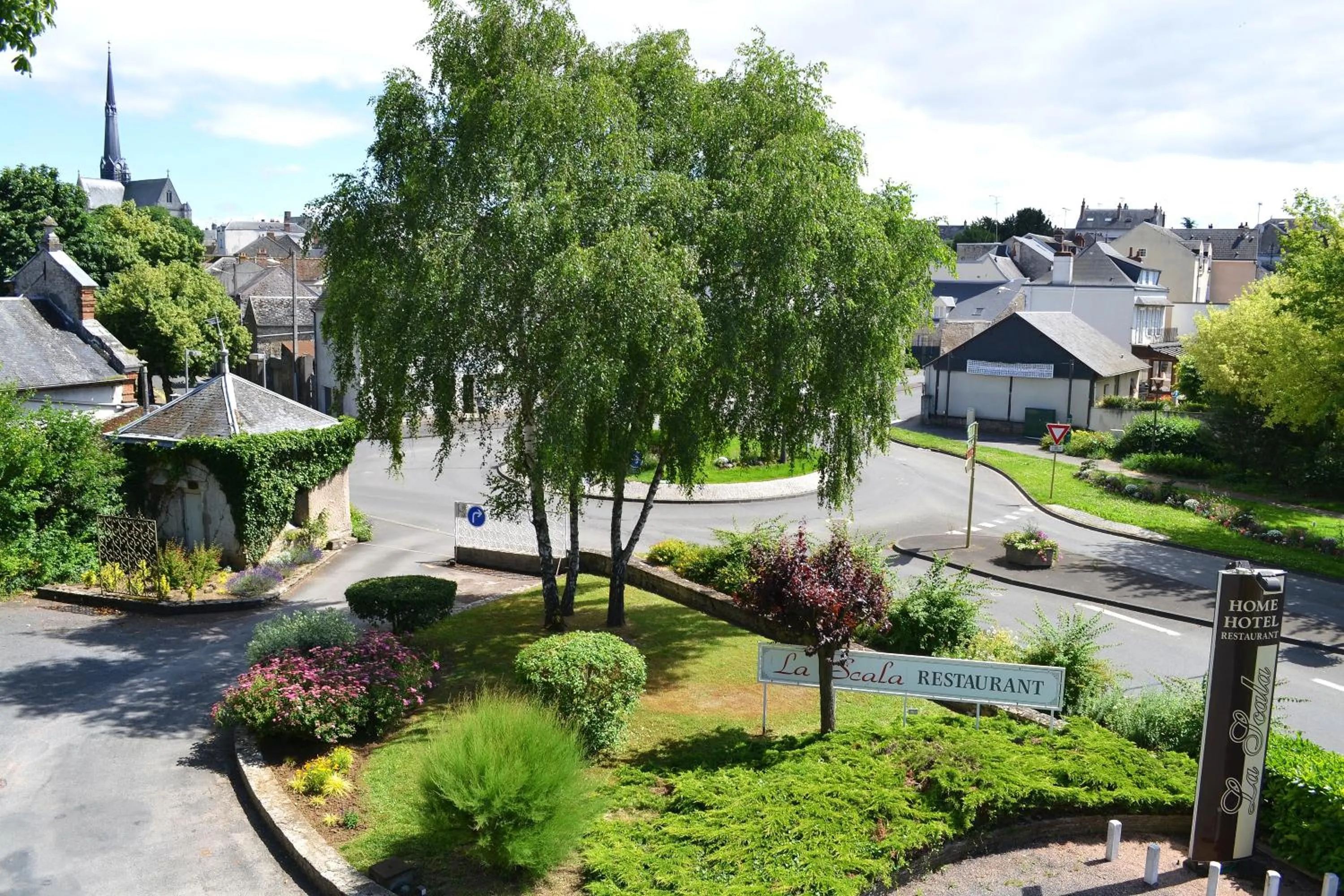 City view in Hôtel la Scala