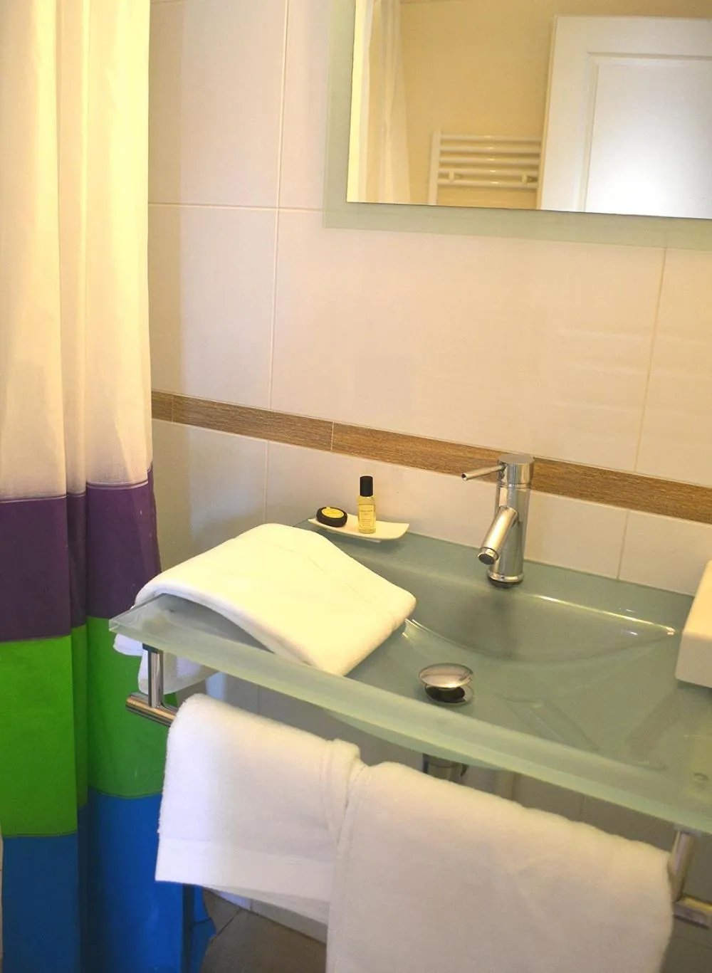 Bathroom in Hôtel la Scala