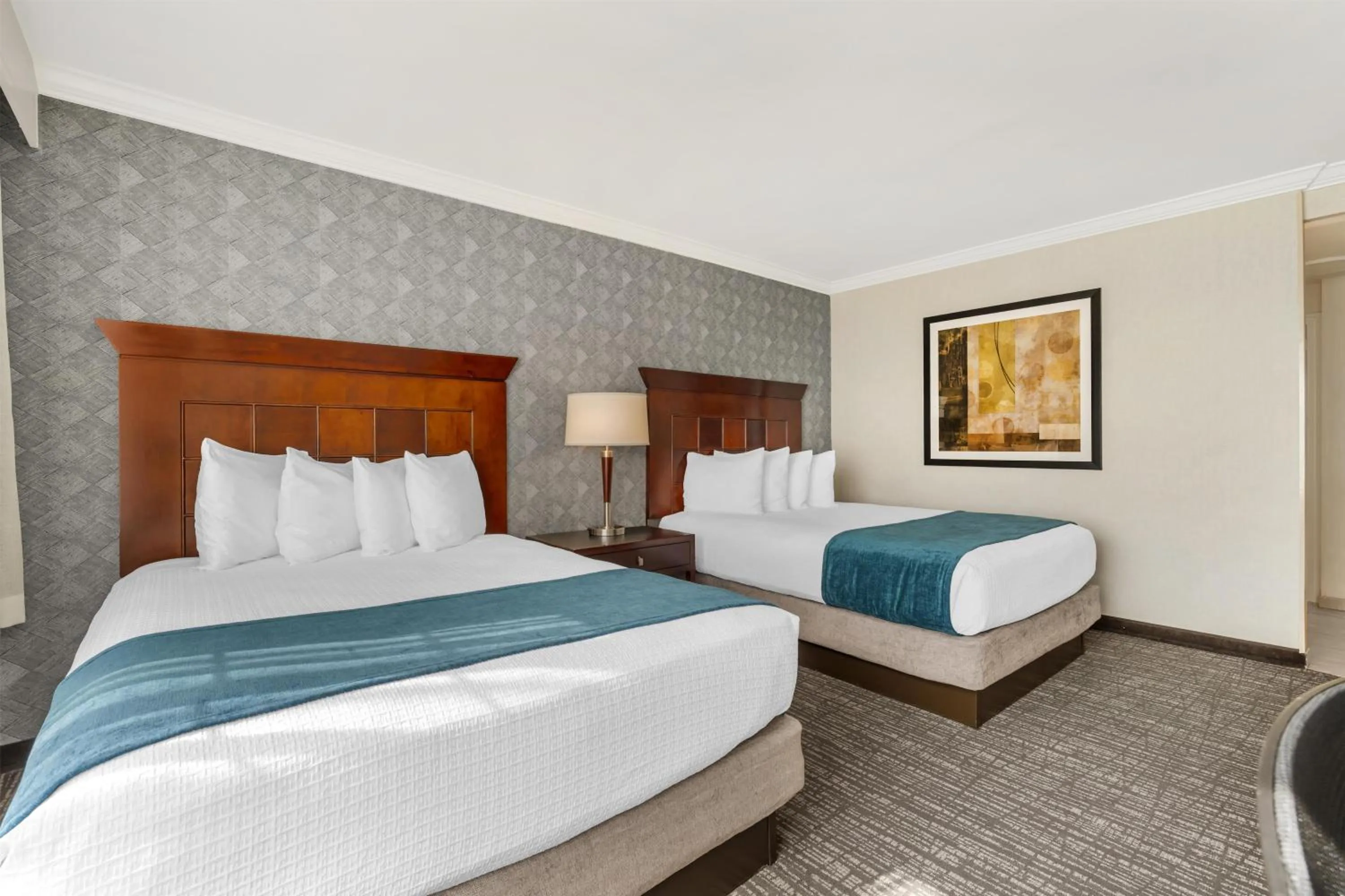 Bedroom, Bed in Best Western Plus Carriage Inn