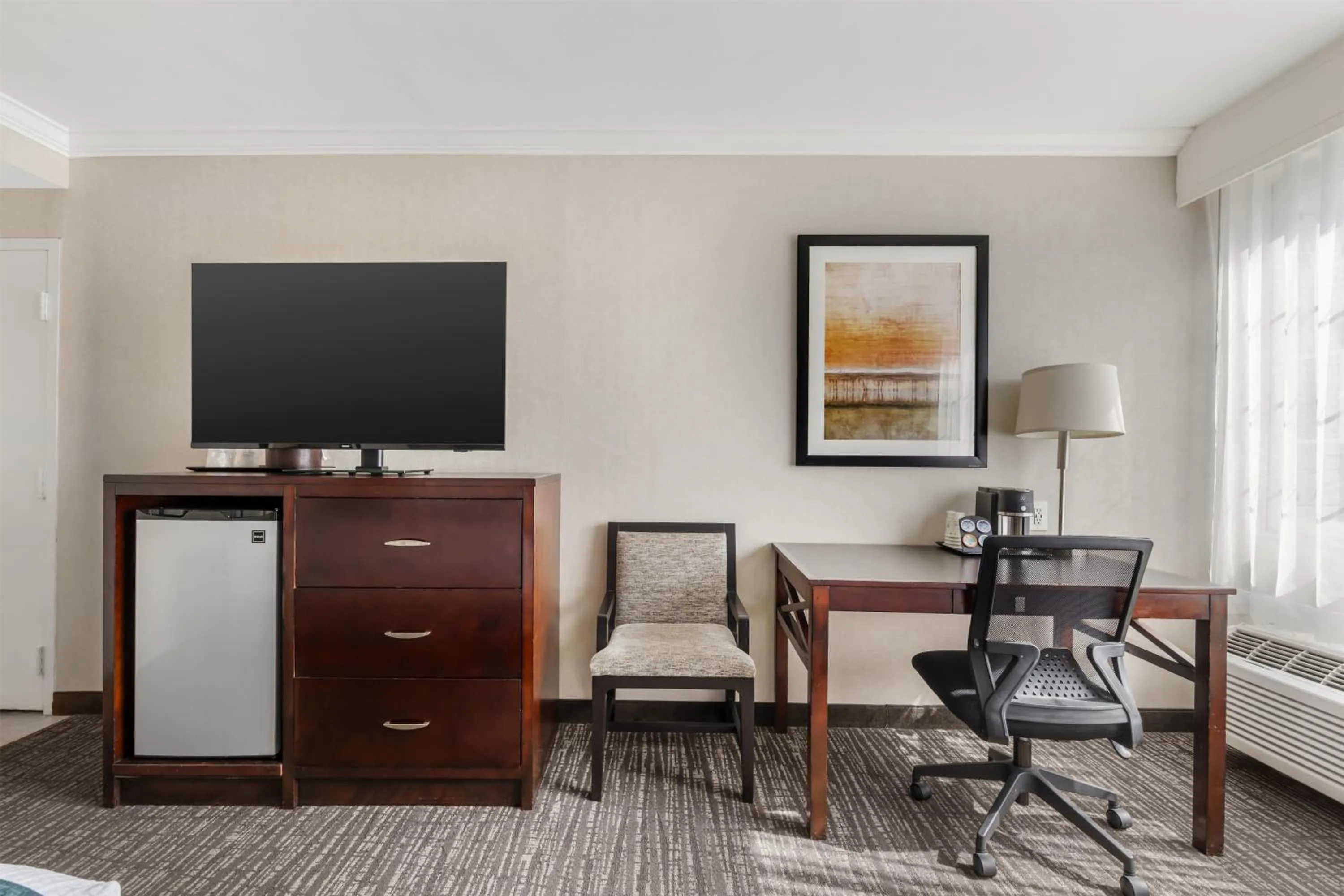 Bedroom in Best Western Plus Carriage Inn