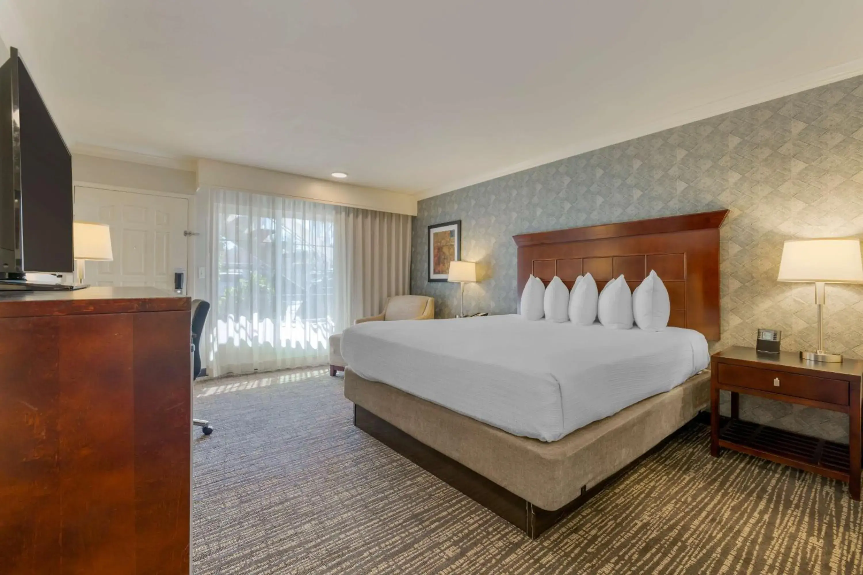 King Suite with Bath Tub and Sofa Bed - Disability Access in Best Western Plus Carriage Inn King Suite with Bath Tub and Sofa Bed - Disability Access in Best Western Plus Carriage Inn