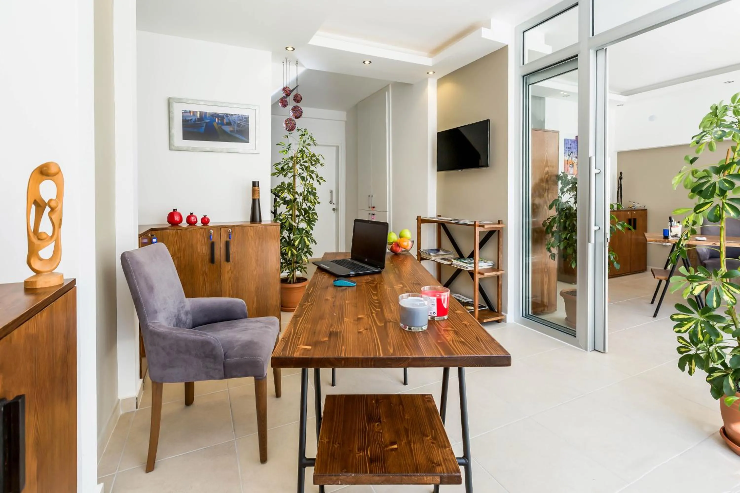 Decorative detail in Erdem City Apart