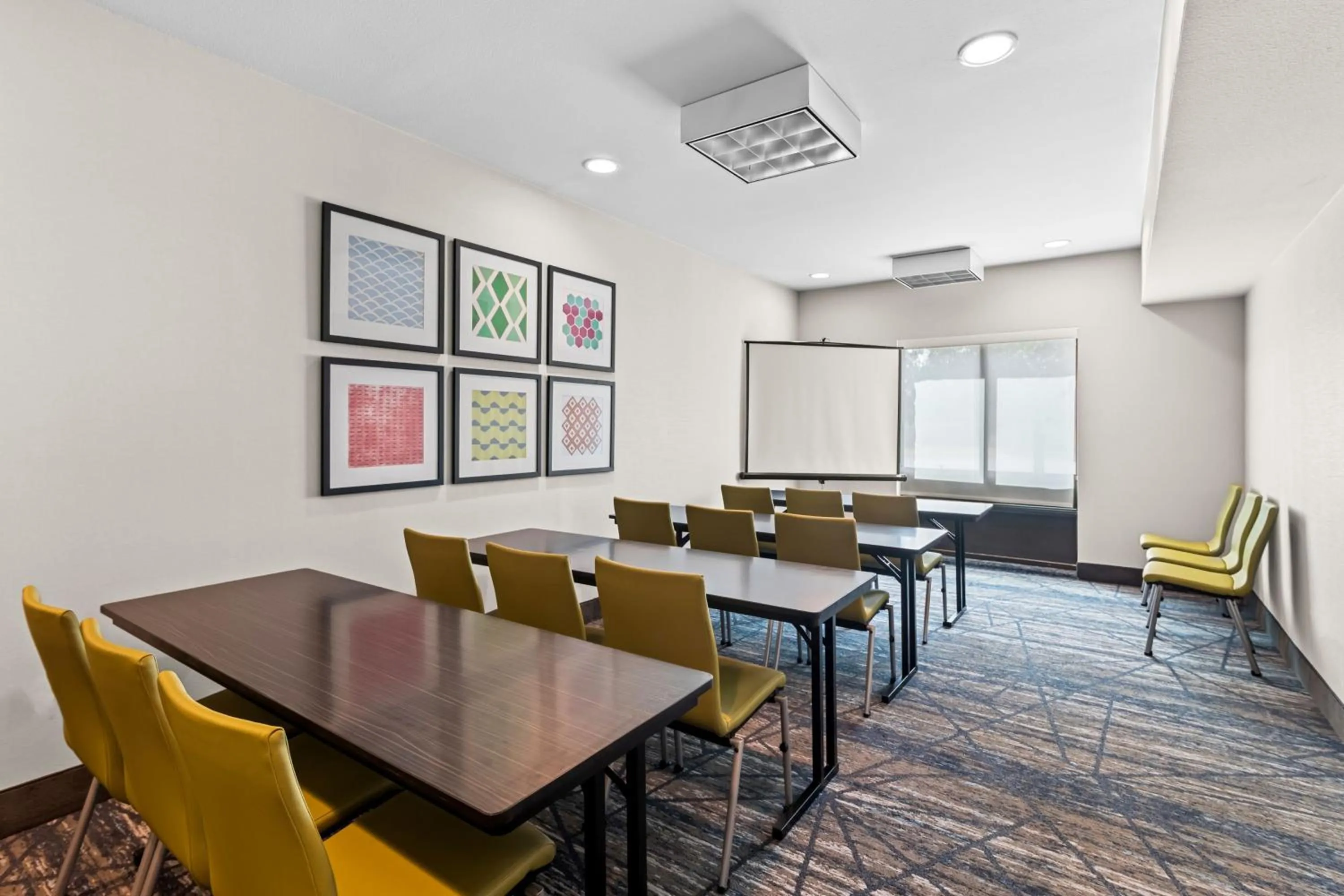 Meeting/conference room in Holiday Inn Express & Suites Austin SW - Sunset Valley by IHG Hotel