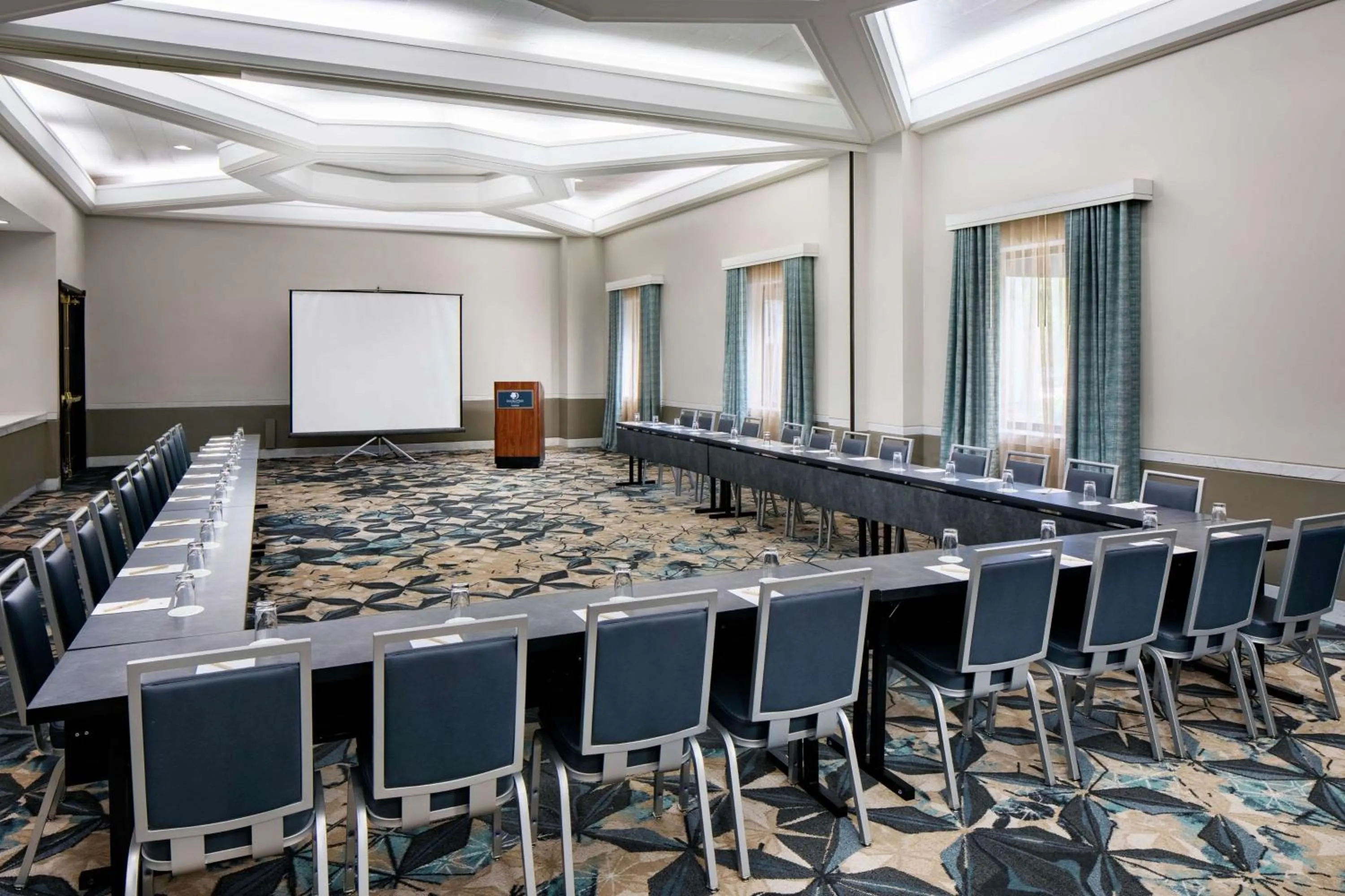 Meeting/conference room in DoubleTree by Hilton Nashua