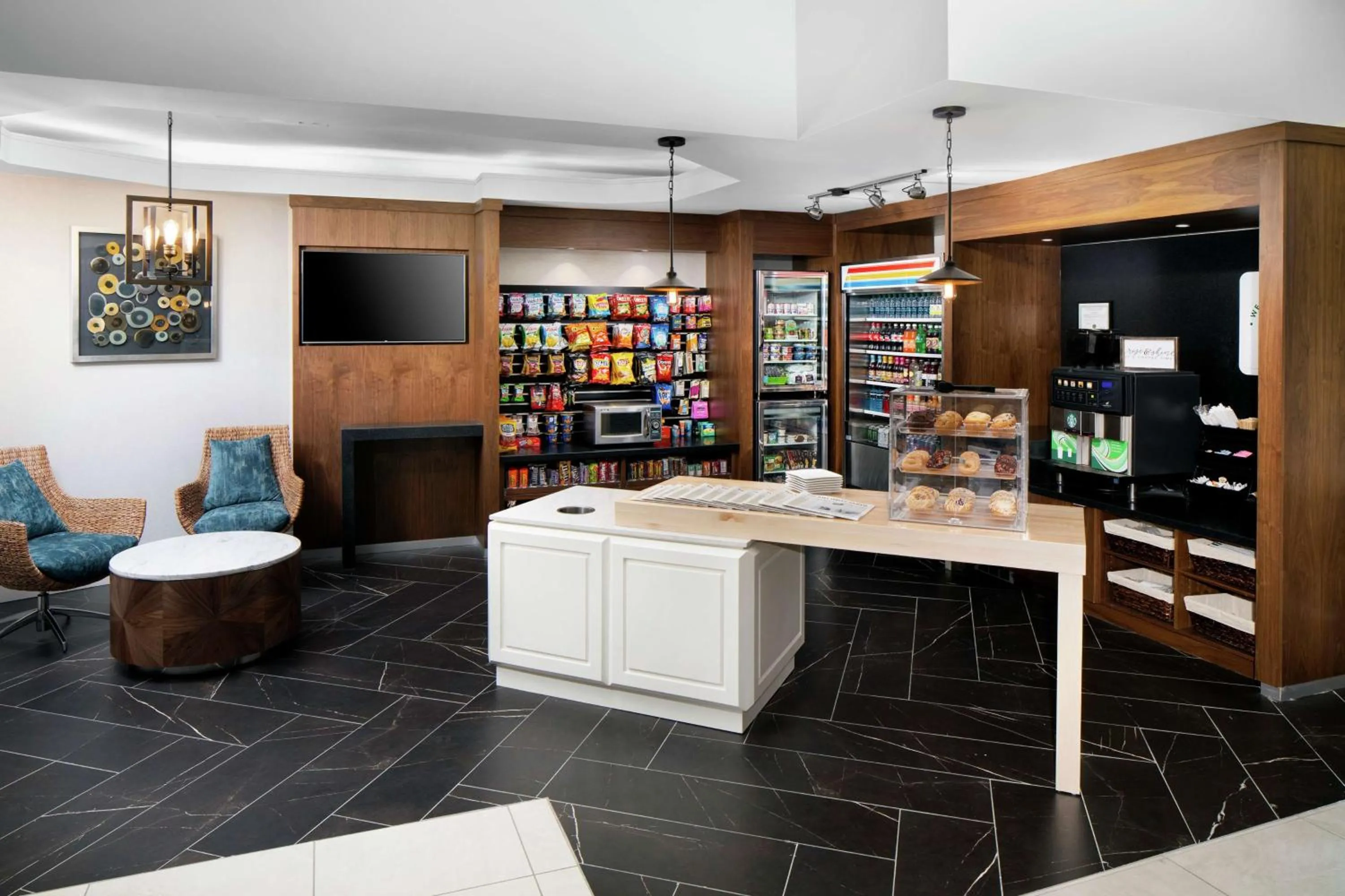 Restaurant/places to eat in DoubleTree by Hilton Nashua