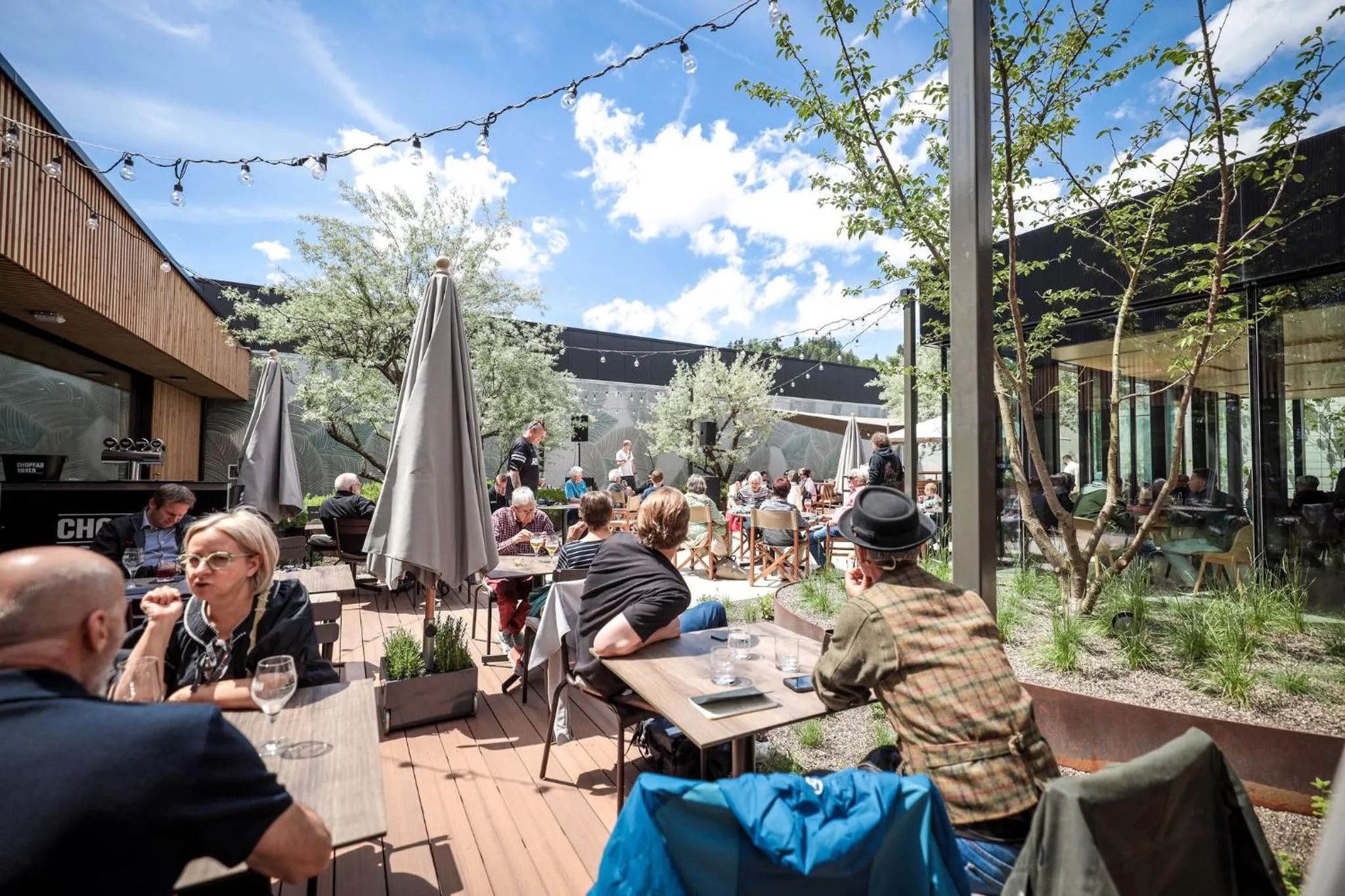 Restaurant/places to eat in Revier Hotel Säntispark