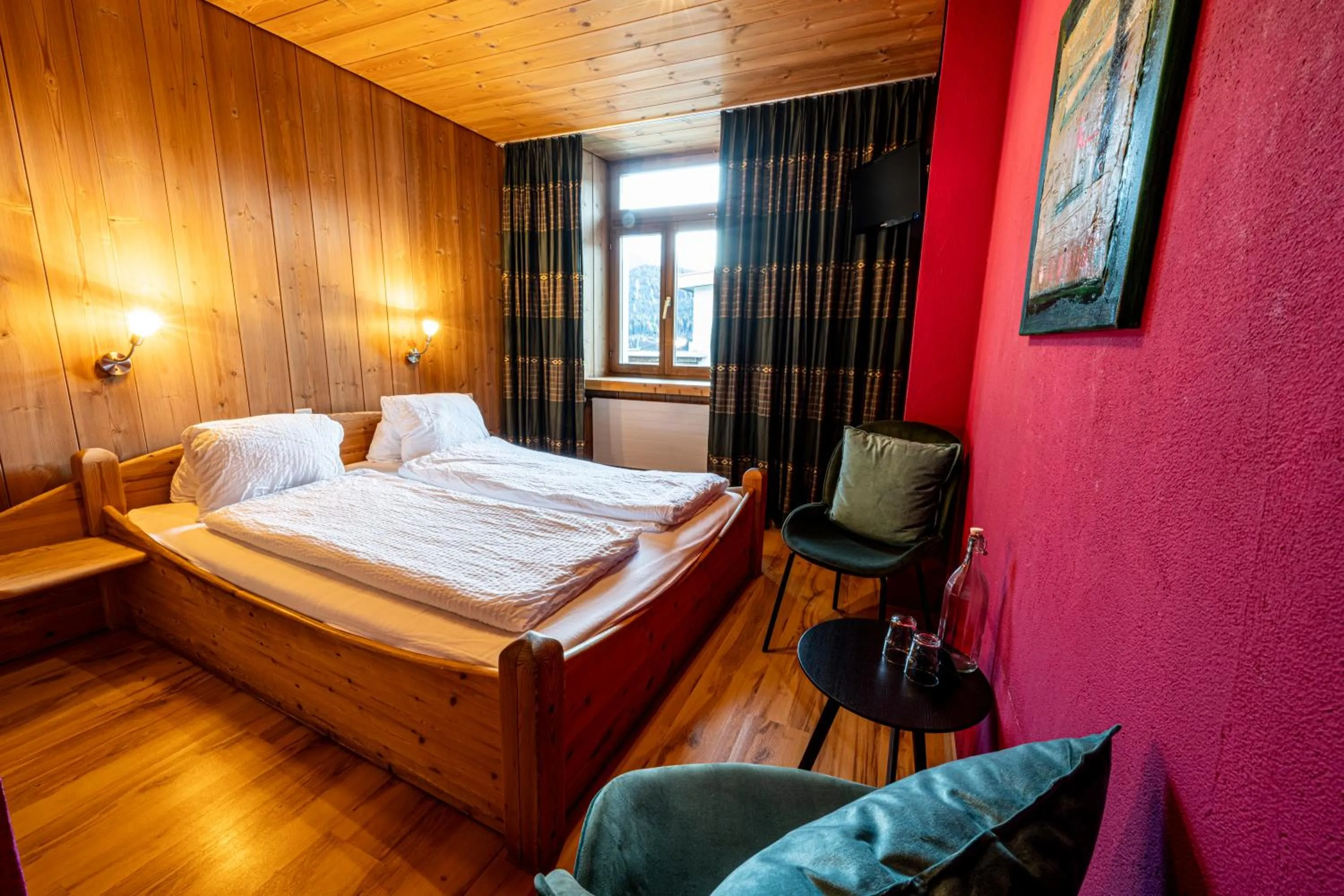 Photo of the whole room, Bed in CURUNA Pensiun-Frühstückspension