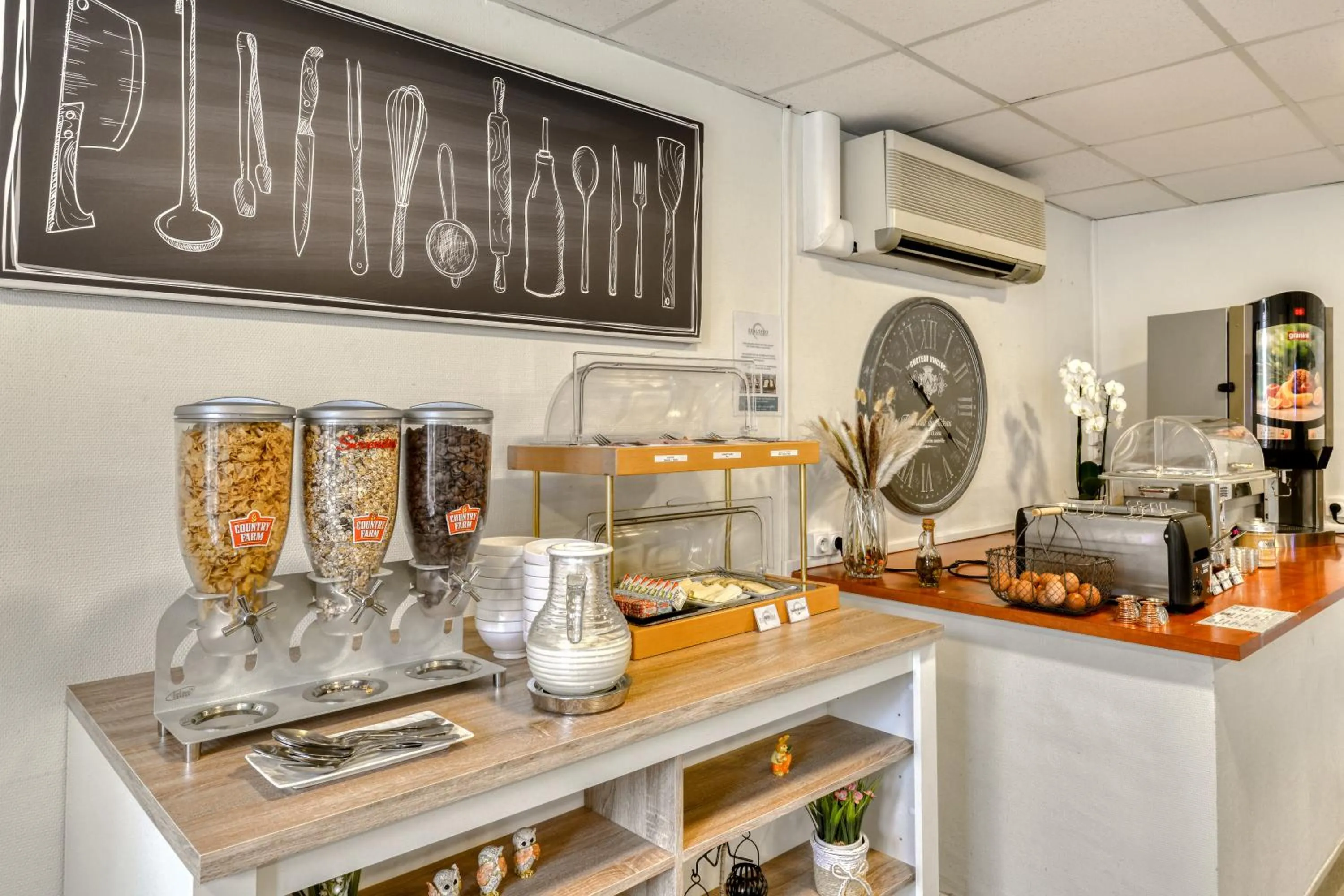 Breakfast in Zenitude Hôtel-Résidences Béziers Centre