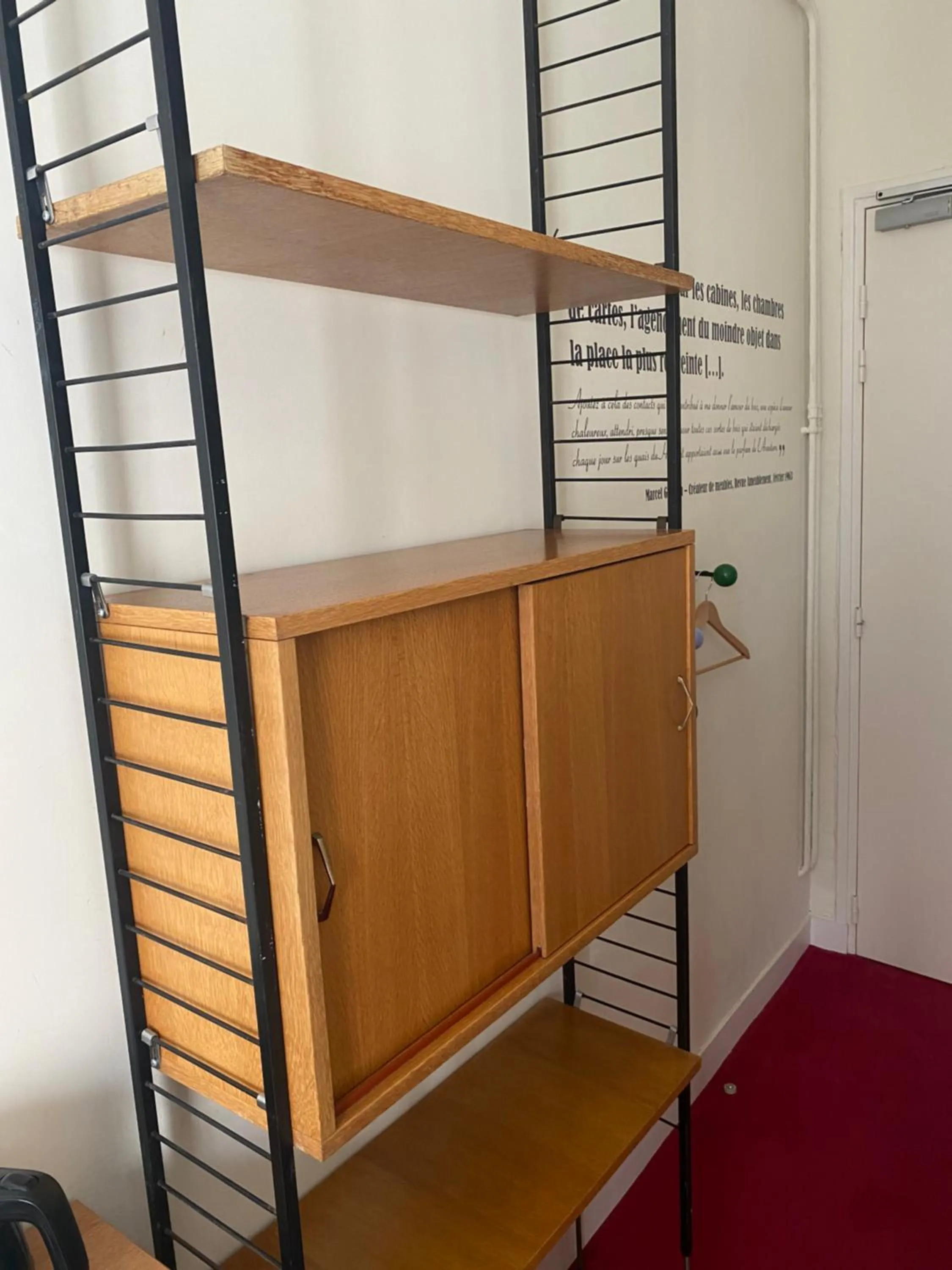 wardrobe in Oscar Hôtel Le Havre Centre