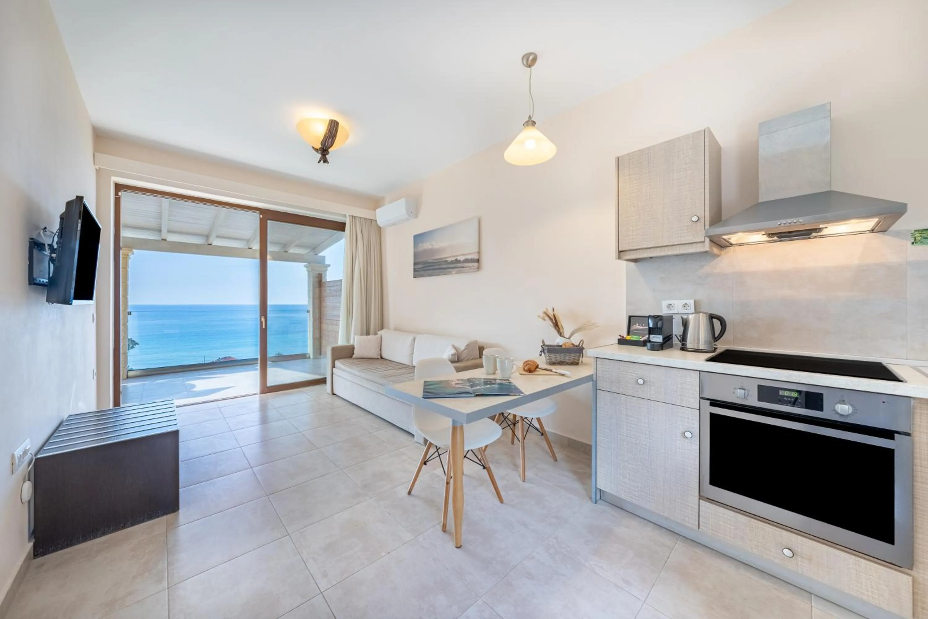 TV and multimedia in Lido Paradise Apartments Corfu