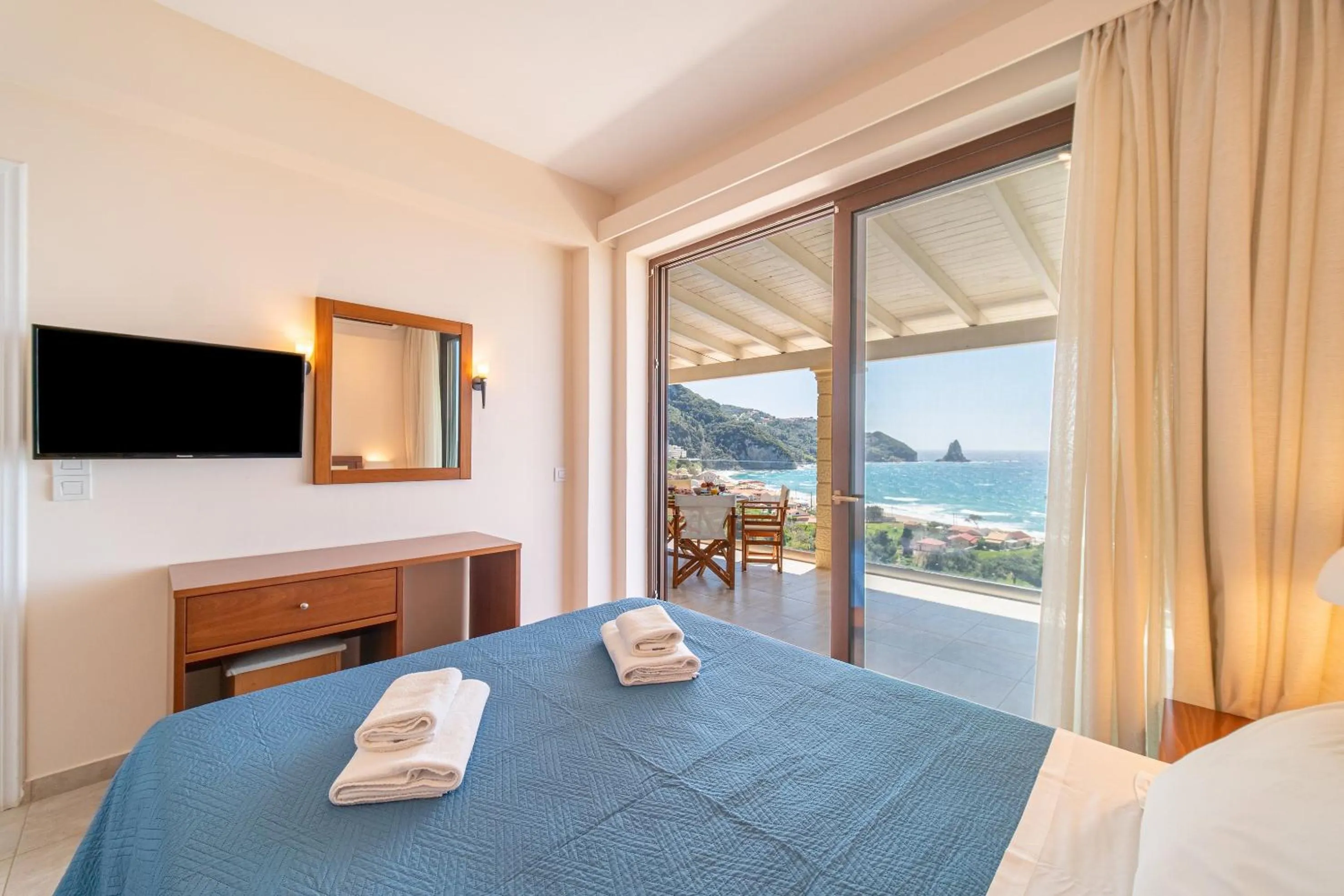 Bed in Lido Paradise Apartments Corfu