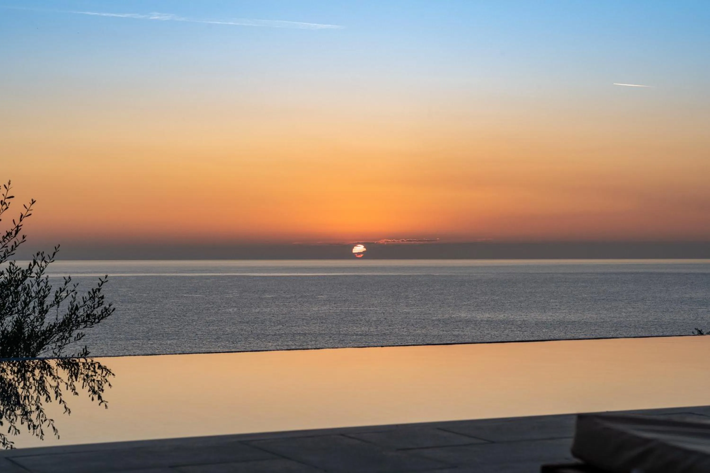 Swimming pool in Lido Paradise Apartments Corfu