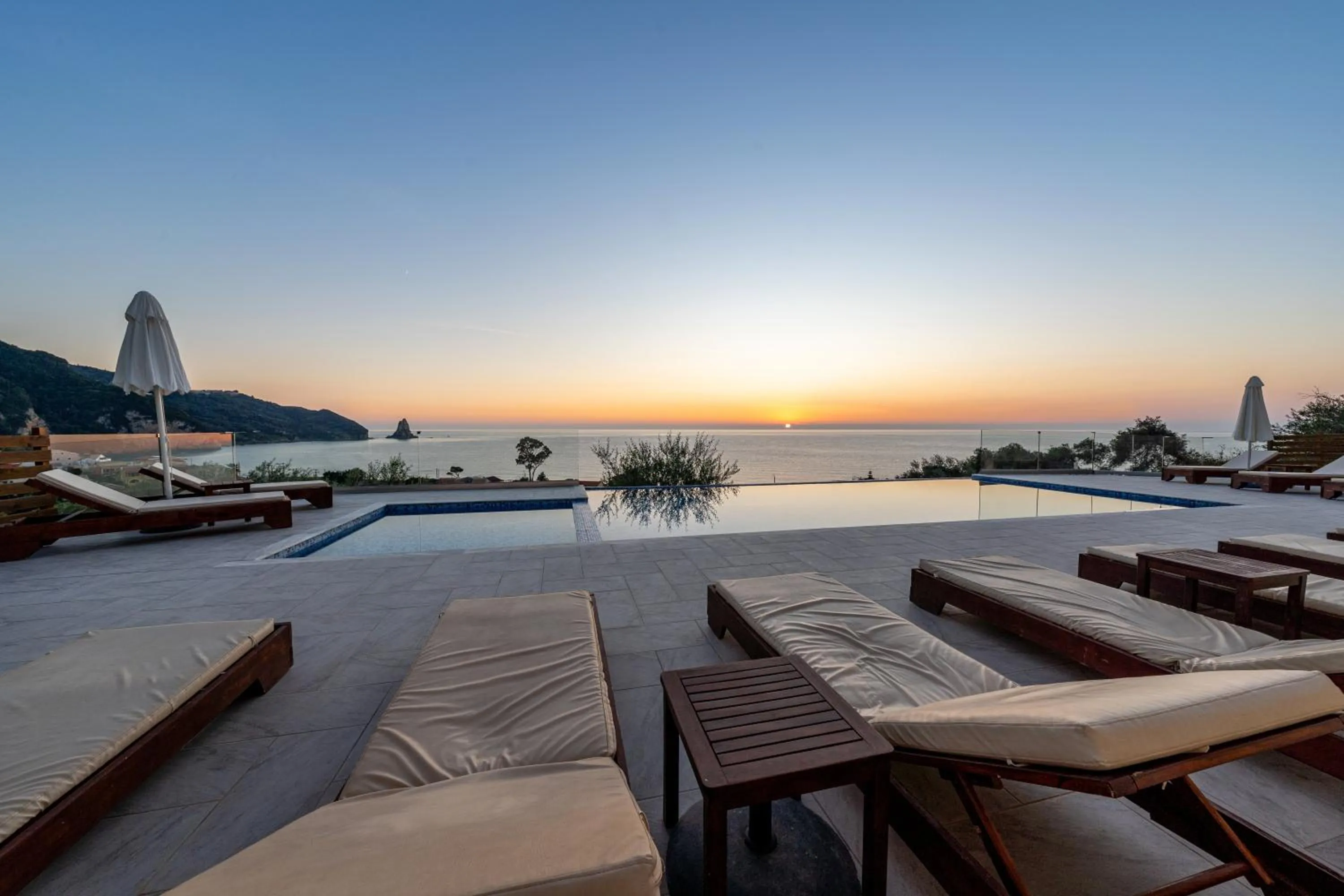 Swimming pool in Lido Paradise Apartments Corfu