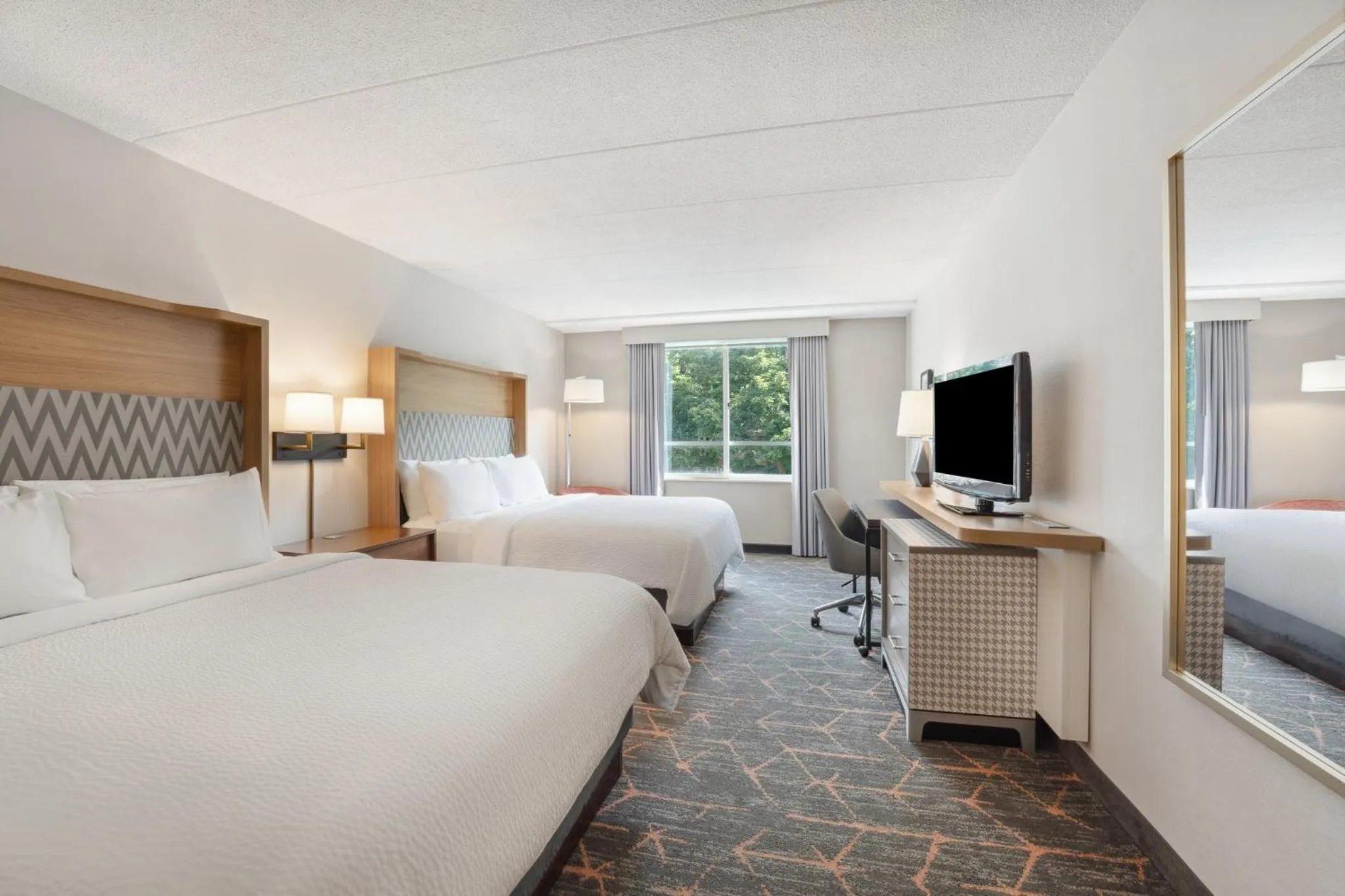 Photo of the whole room, Bed in Holiday Inn Portsmouth by IHG