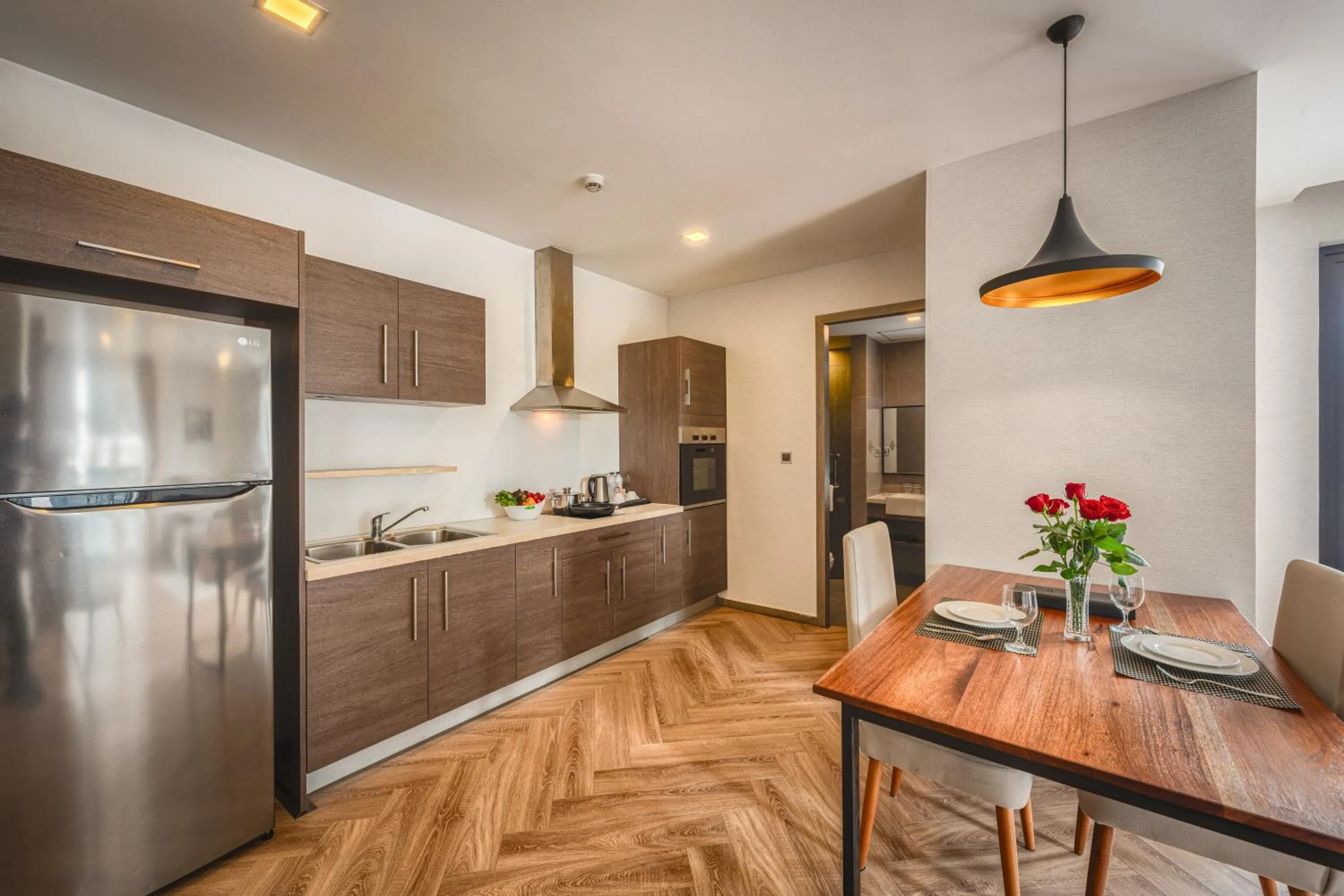 Kitchen or kitchenette in Mansion 51 Hotel & Apartment