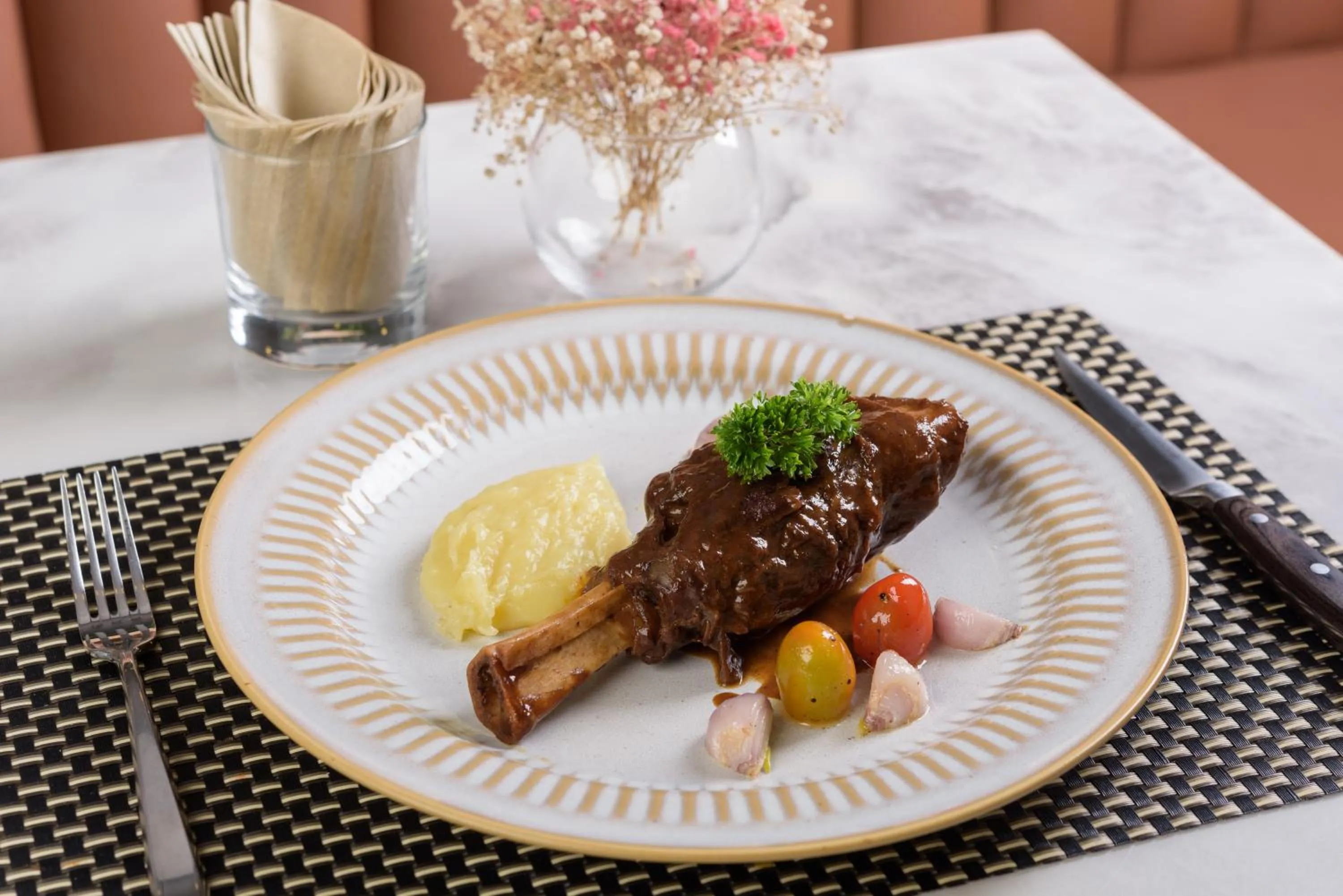 Food in Mansion 51 Hotel & Apartment