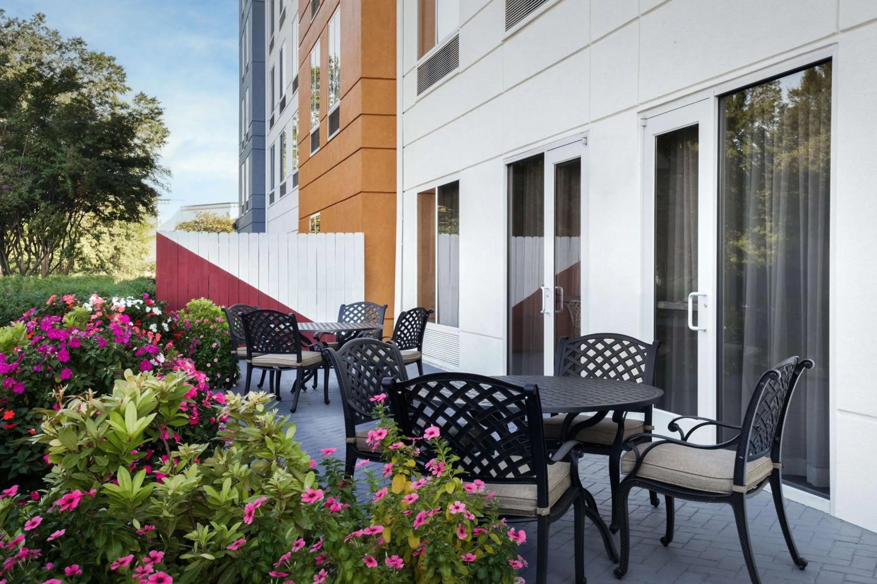 Patio in Hilton Garden Inn Tuscaloosa