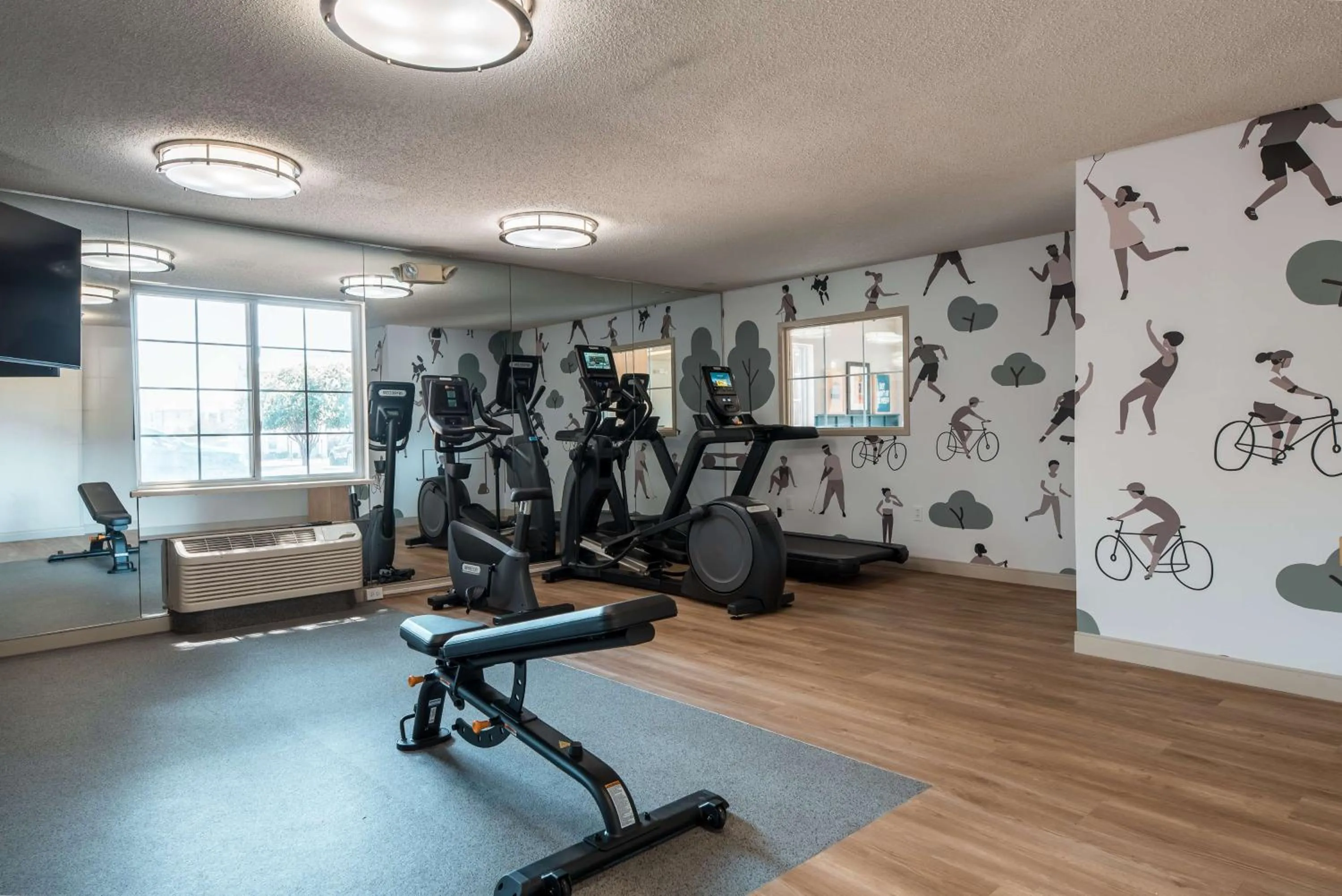 Fitness centre/facilities in Sonesta Simply Suites Dallas Richardson