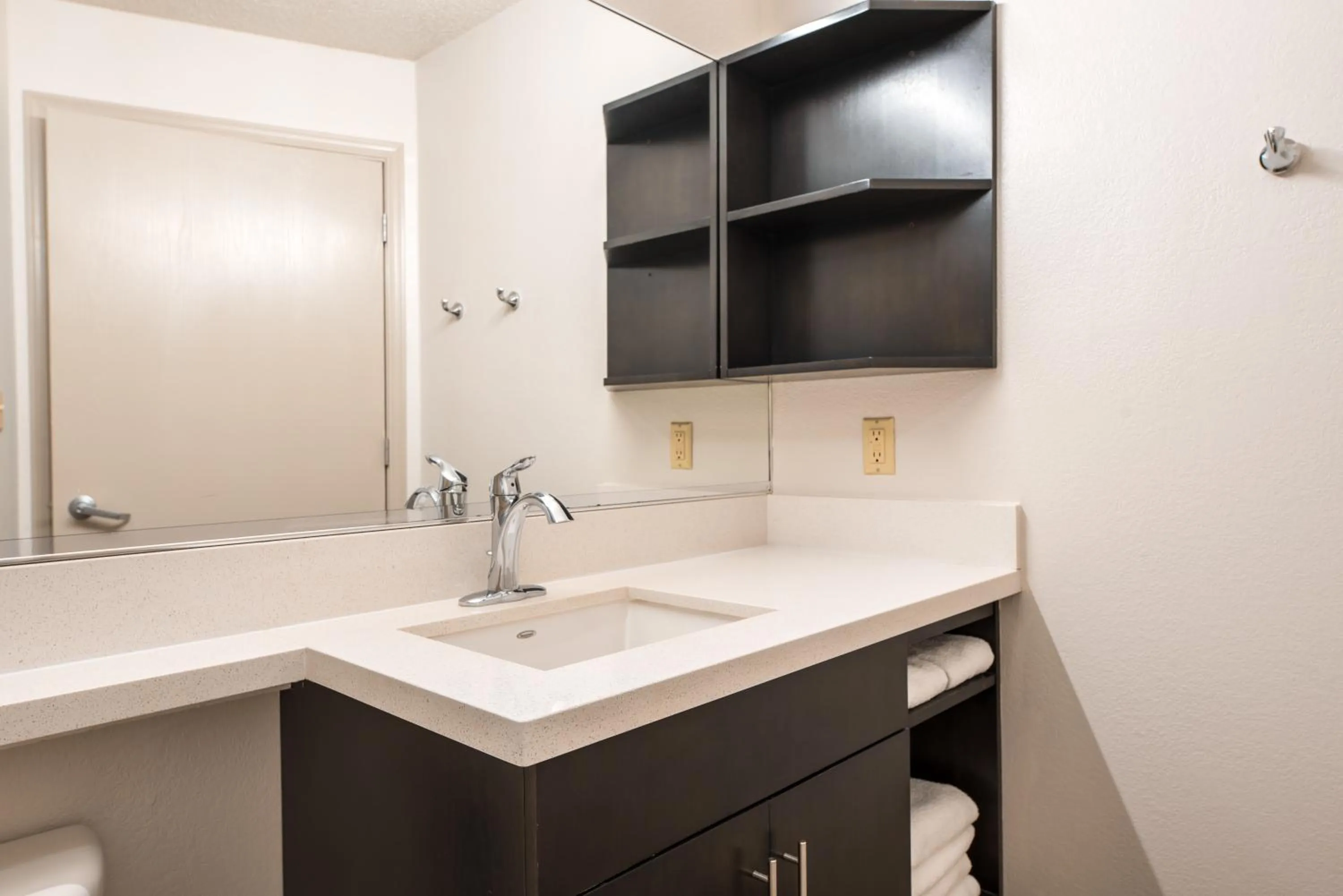 Bathroom in Sonesta Simply Suites Dallas Richardson