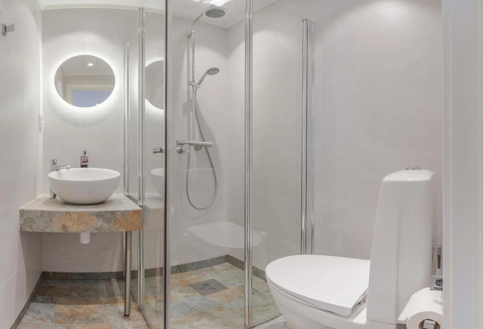 Bathroom in Lofoten Planet - Boutique Hotel