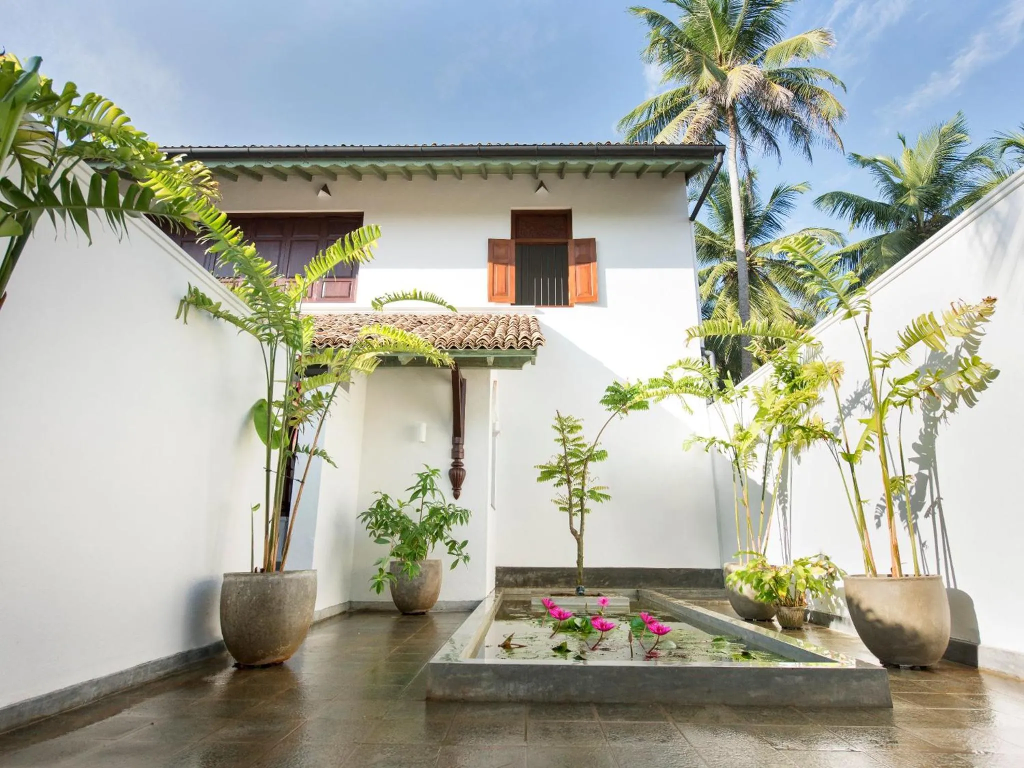 Property building in Villa 46