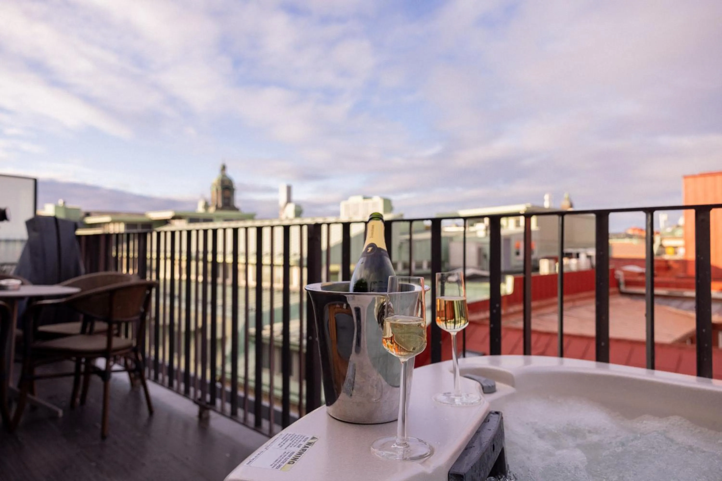 Pool view in Avalon Hotel