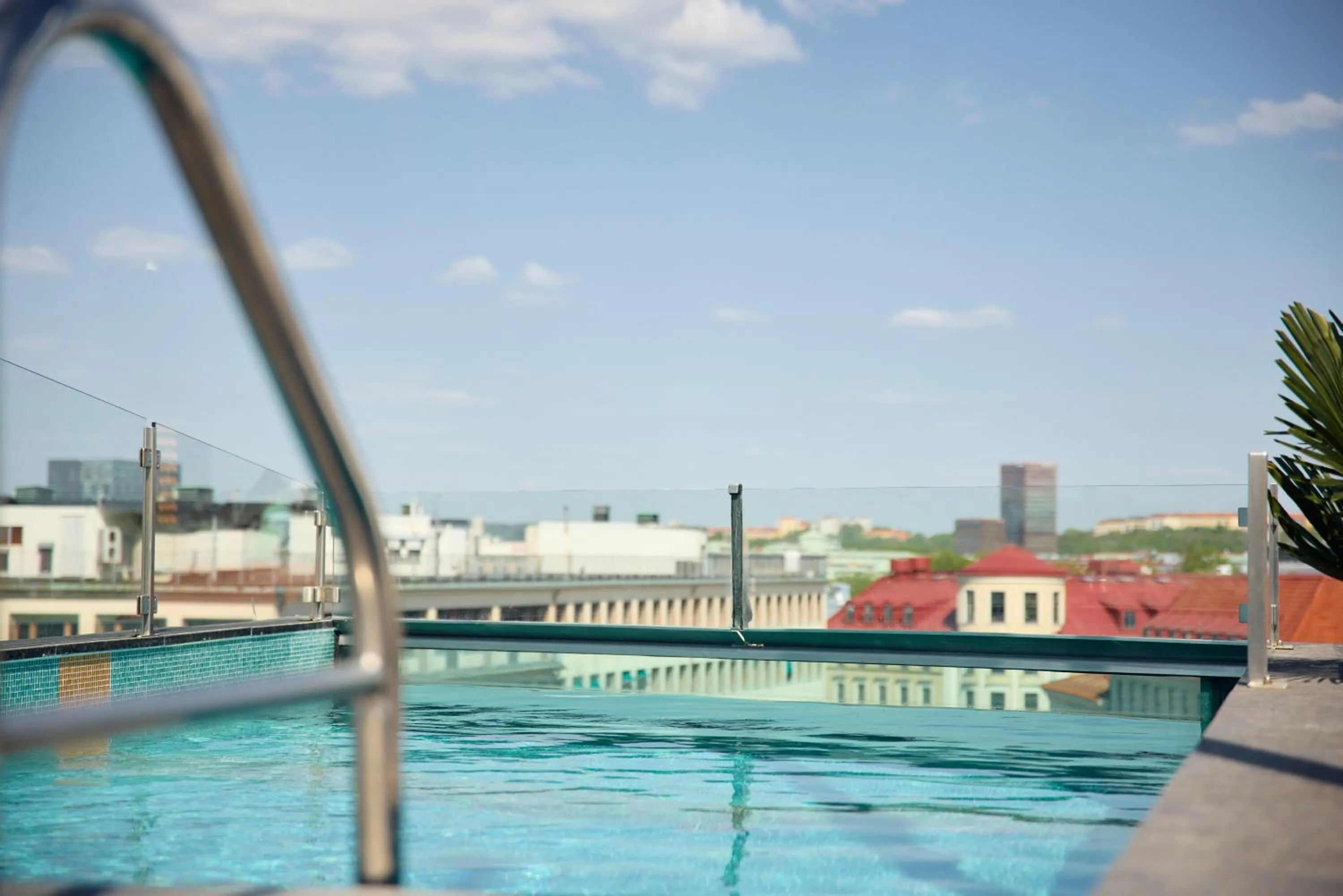 Swimming pool in Avalon Hotel