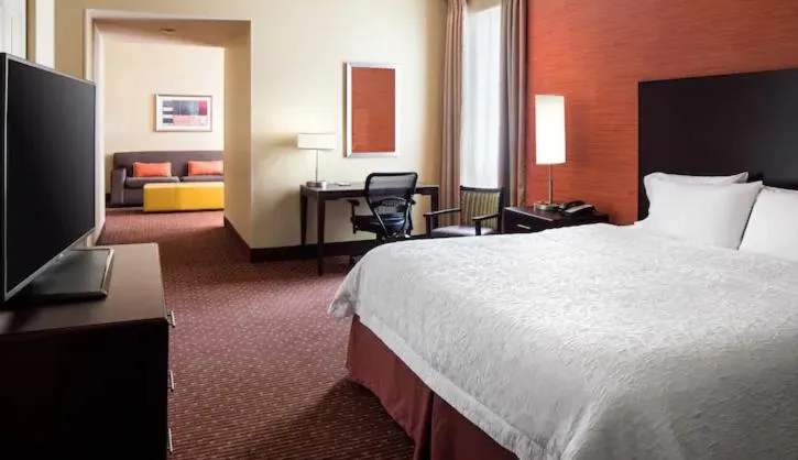 Bed in Hampton Inn and Suites Ogden